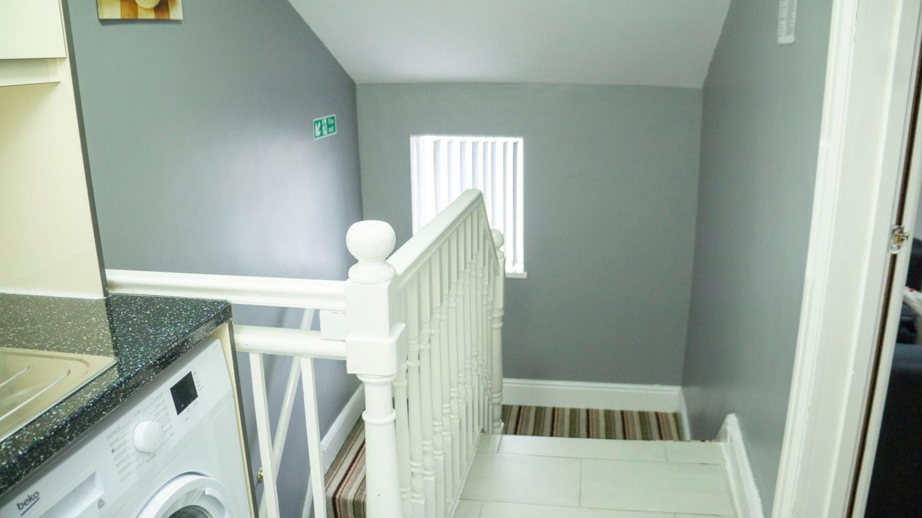 One-Bedroom Apartment - Photo 14