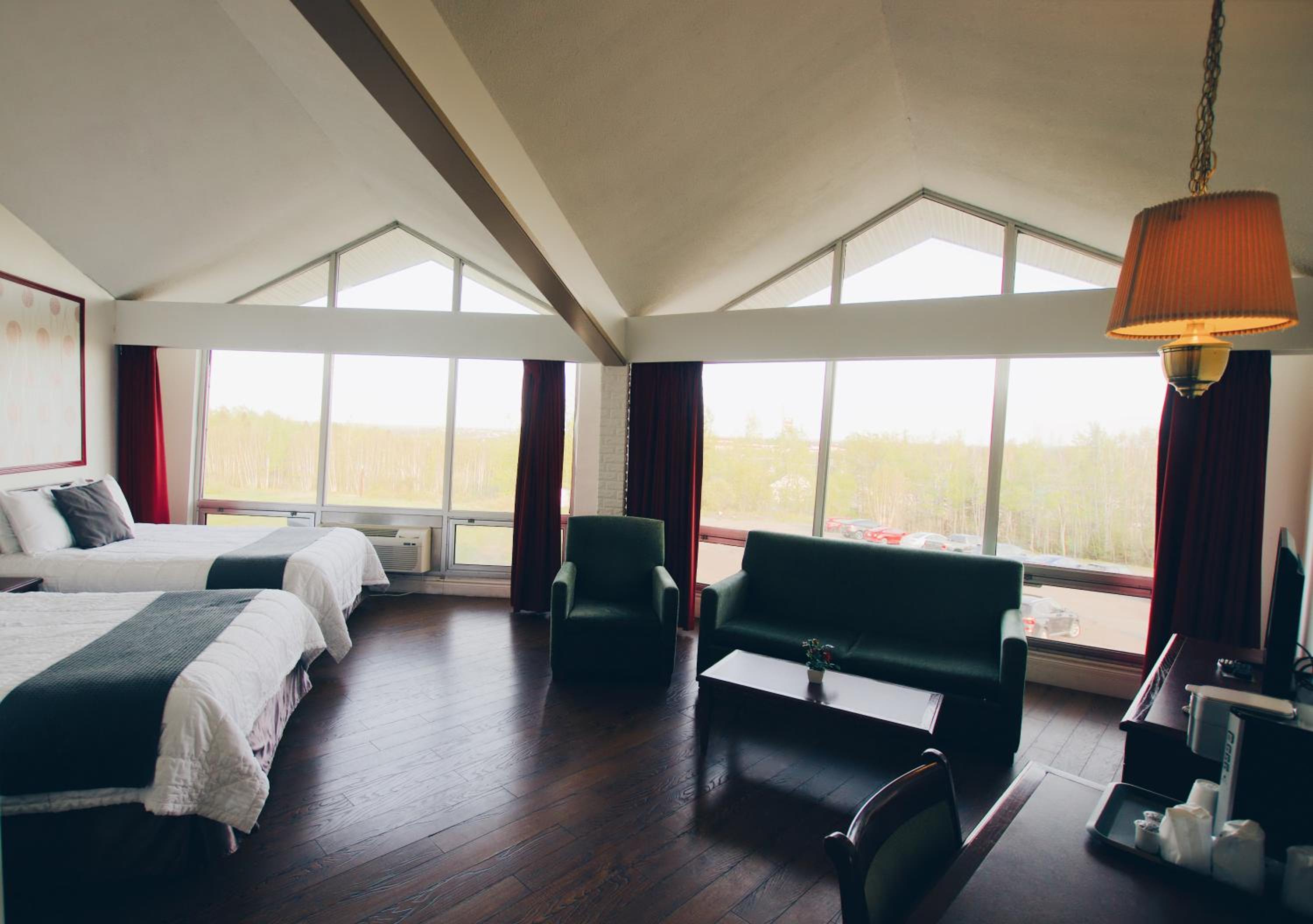 Executive Queen Room with Two Queen Beds - Non-Smoking photo 1