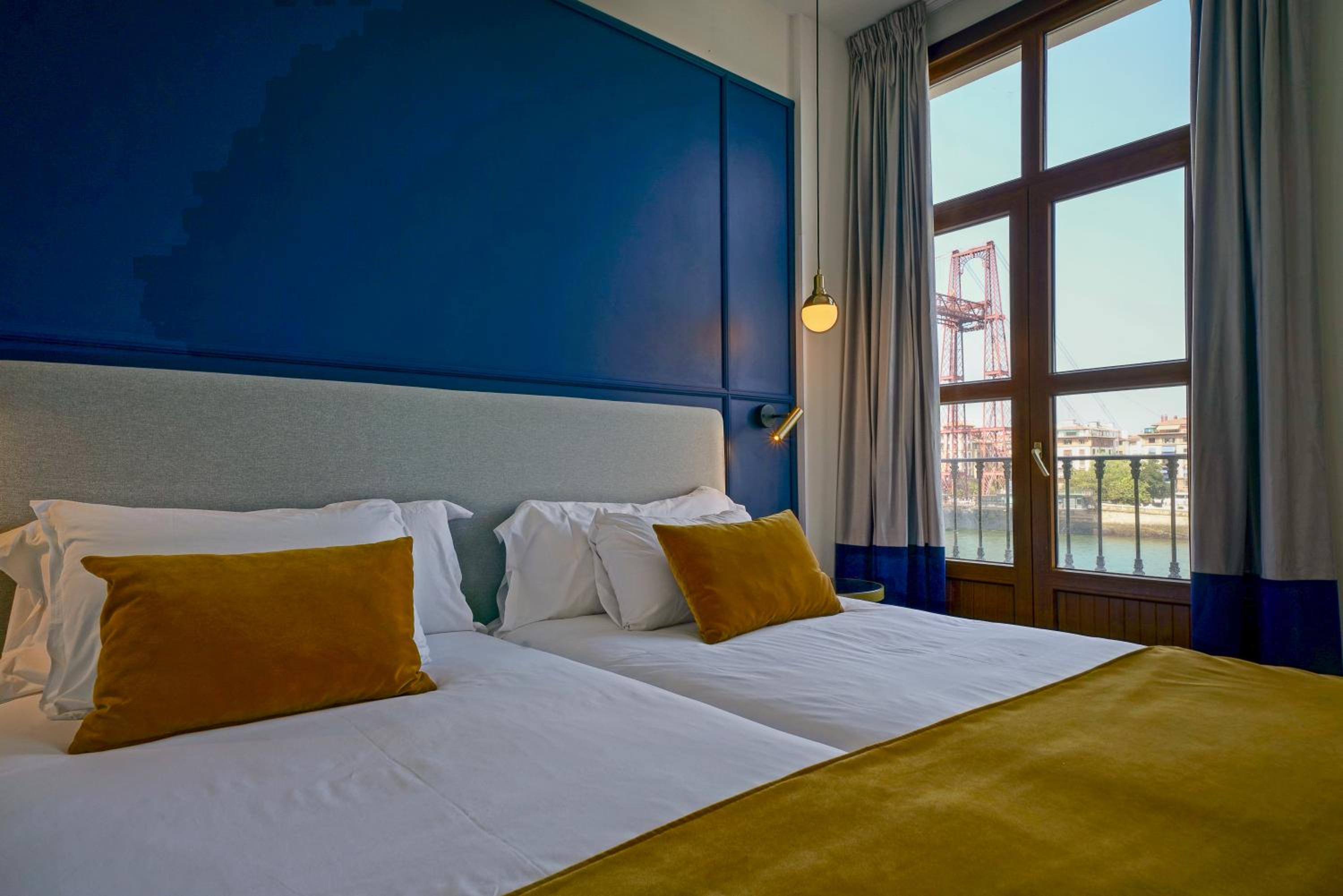 Double or Twin Room with View - Photo 3