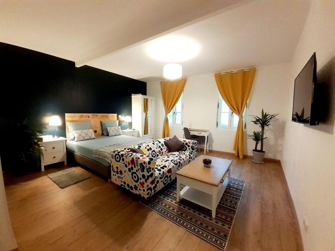 One-Bedroom Apartment - Photo 5