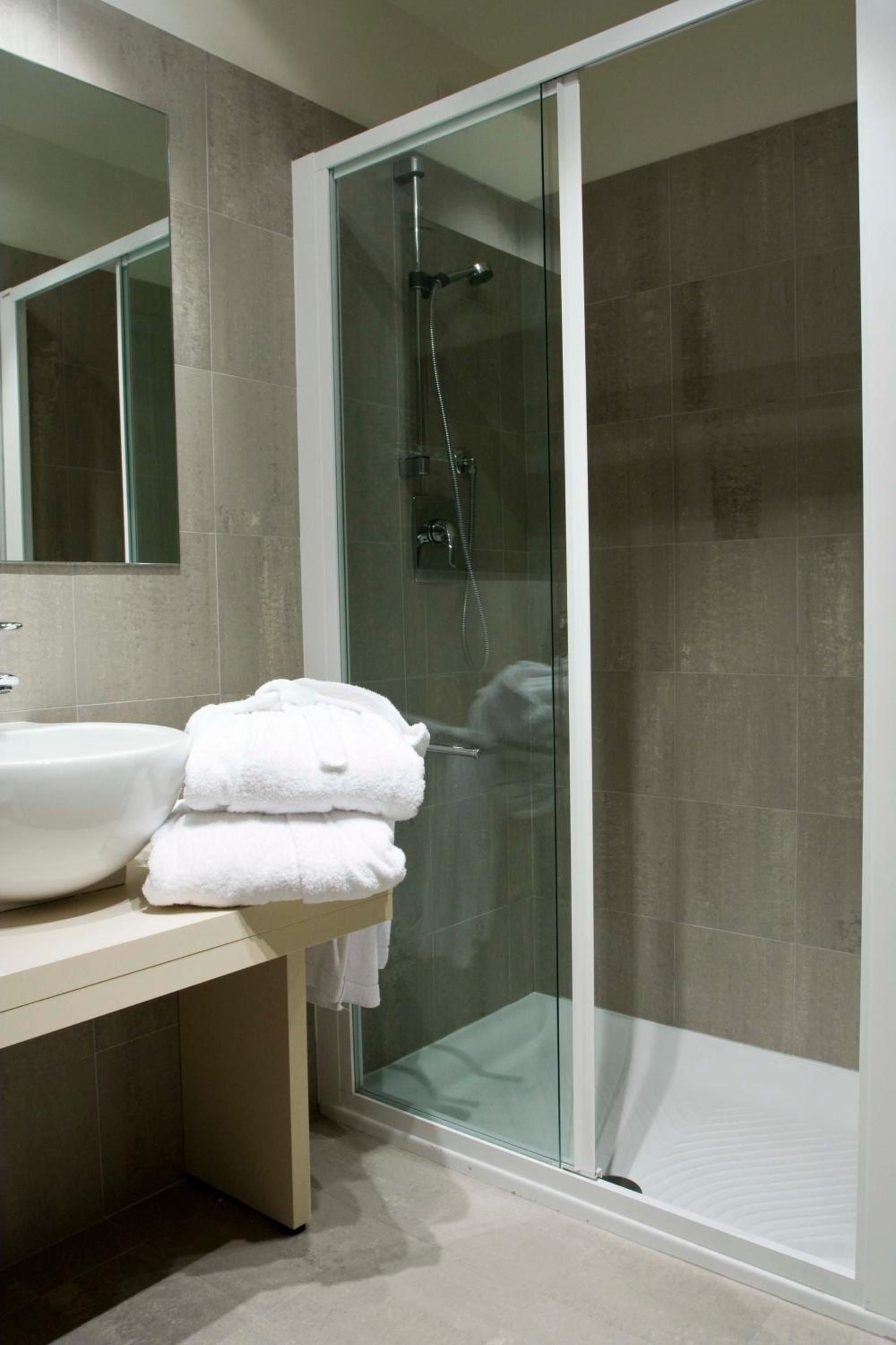 Executive Double Room Single Use - Photo 5