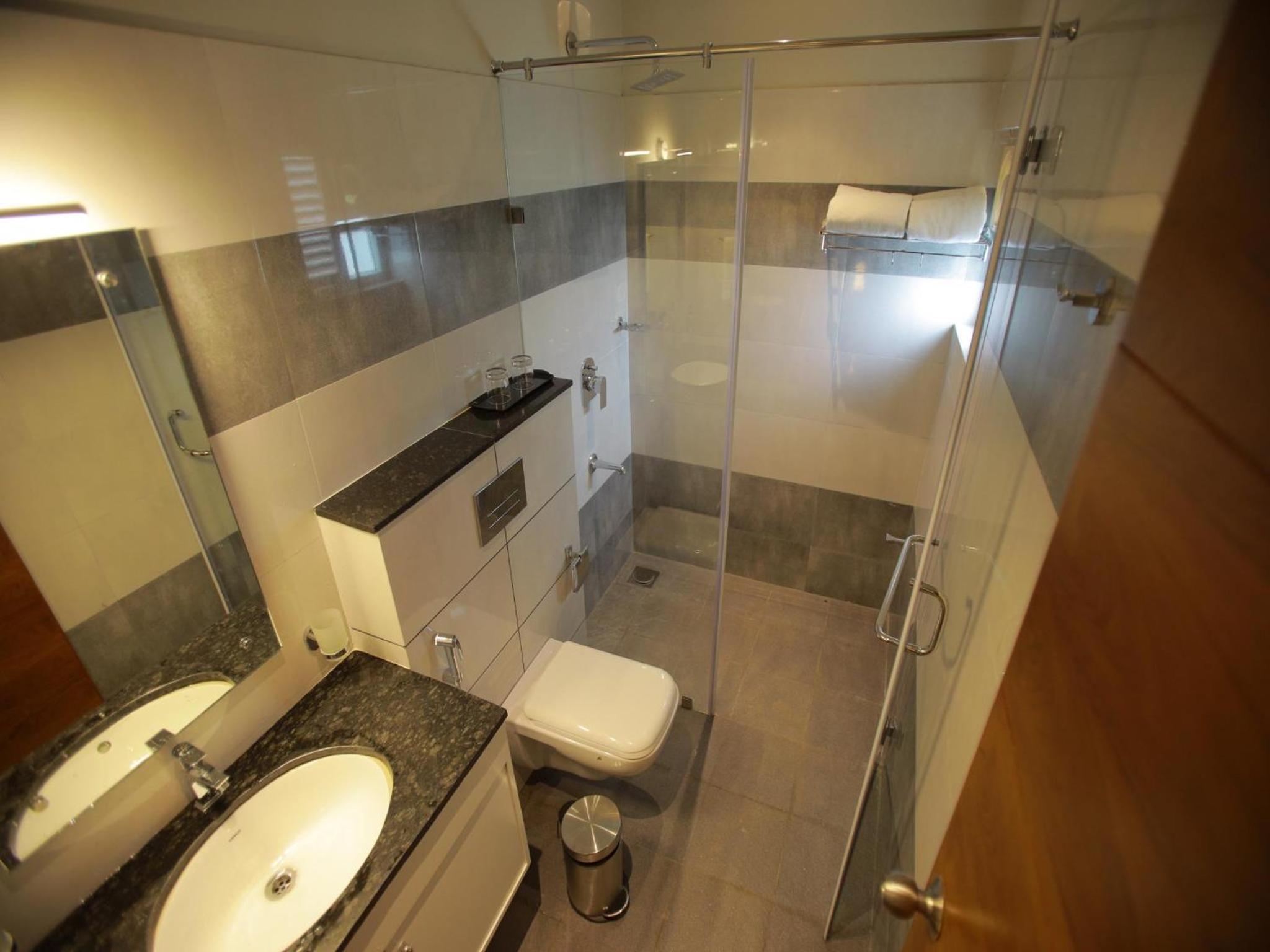 Standard Double or Twin Room photo 2