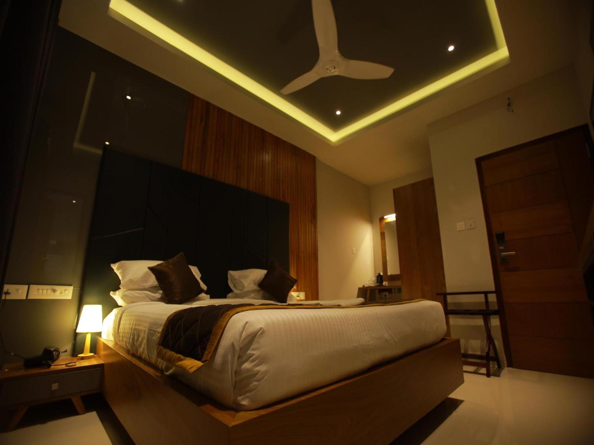 Standard Double or Twin Room photo 3