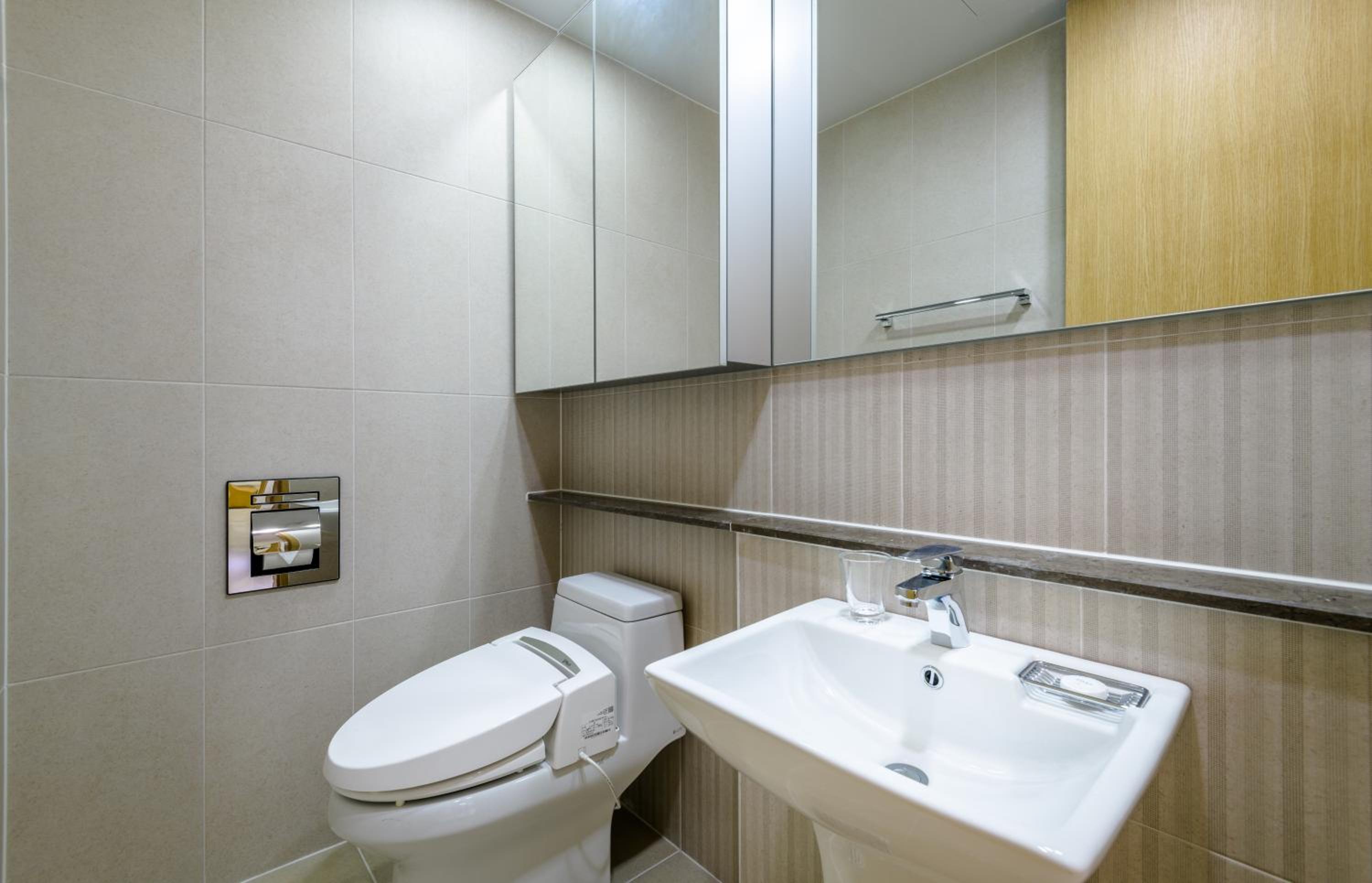 Deluxe Suite - Photo 20