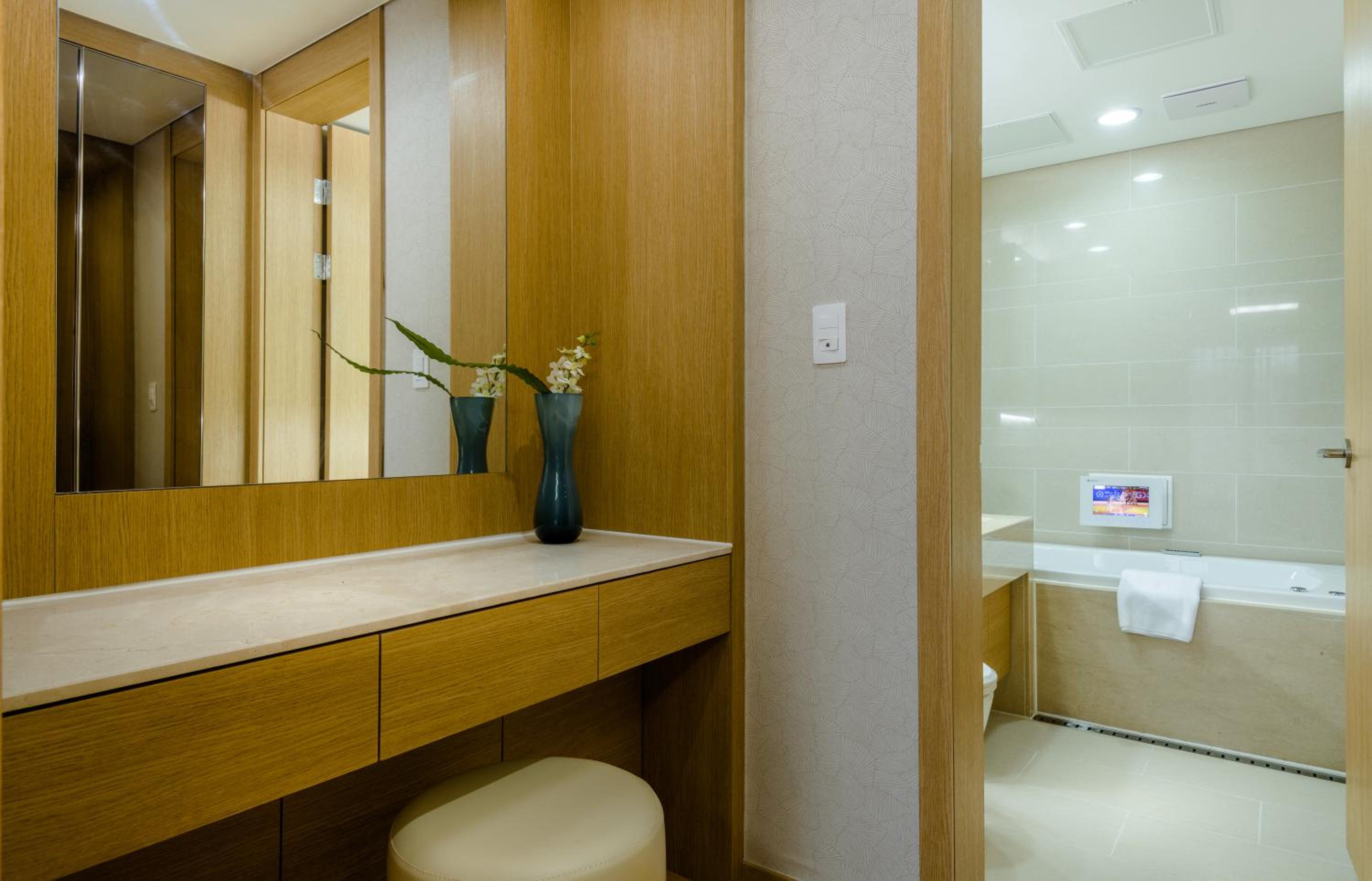 Deluxe Suite - Photo 25