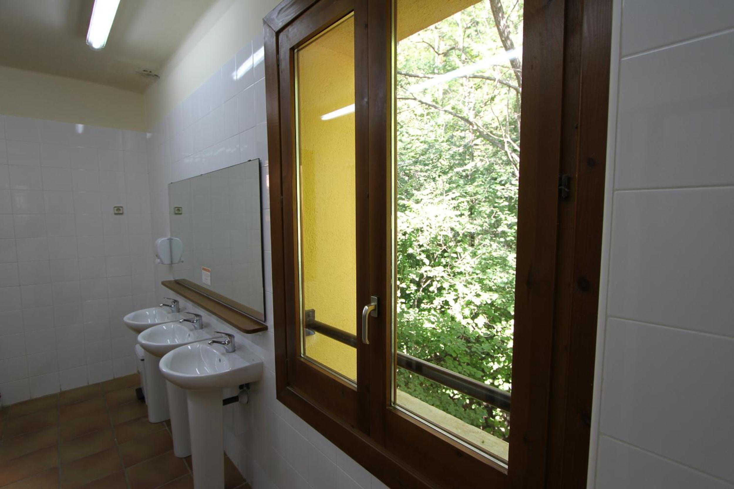 Double or Twin Room with Shared Bathroom photo 3