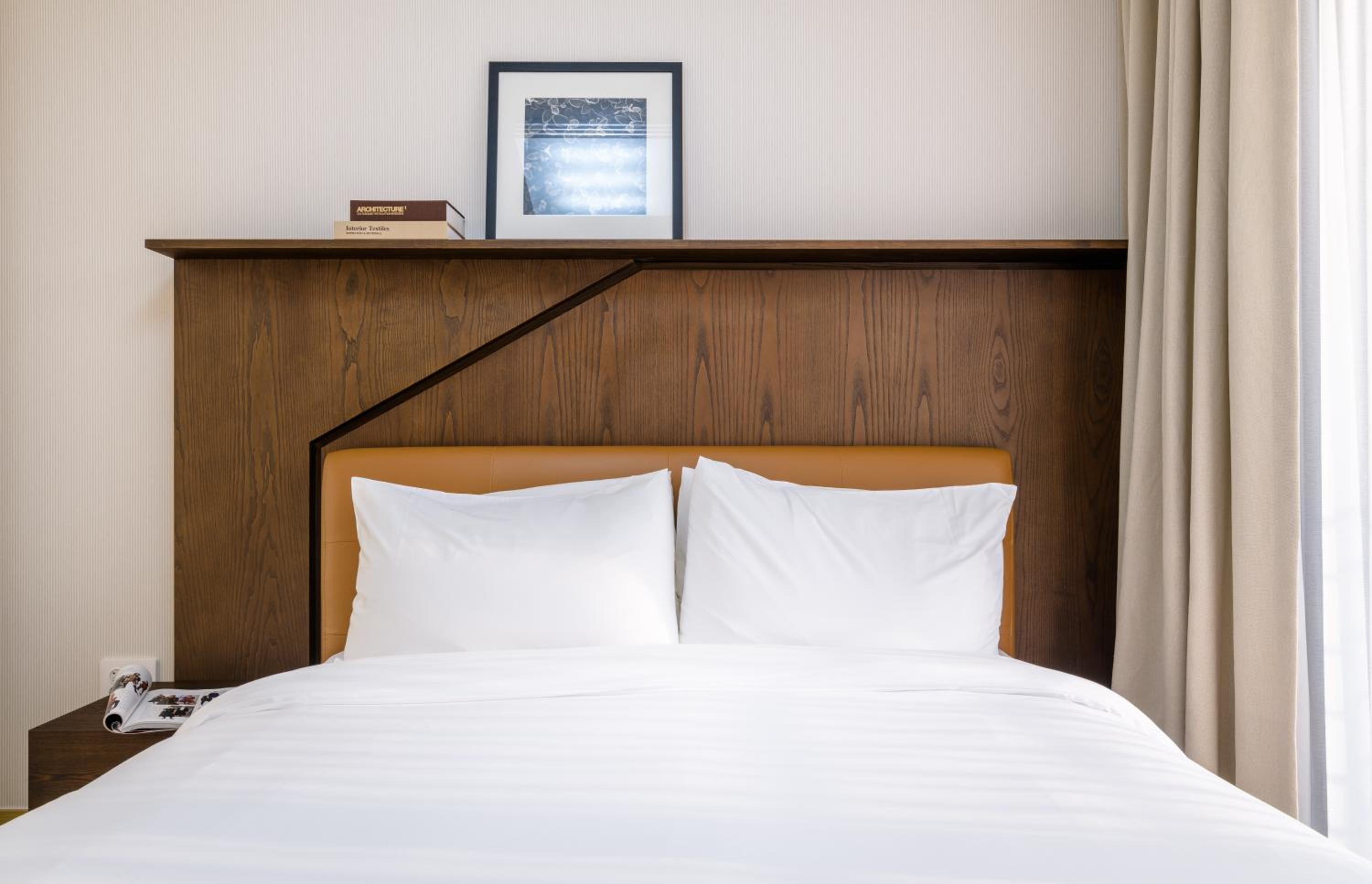 Deluxe Suite - Photo 15