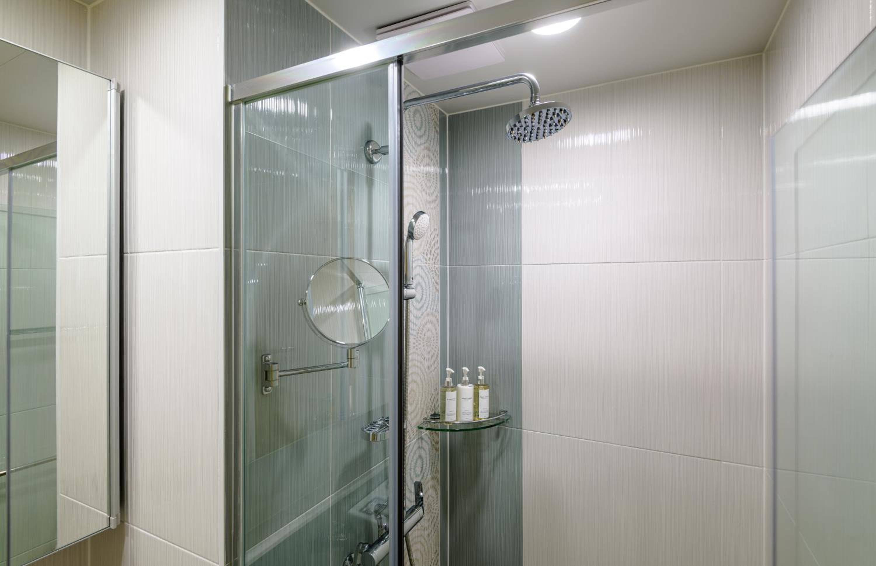 Deluxe Suite - Photo 18