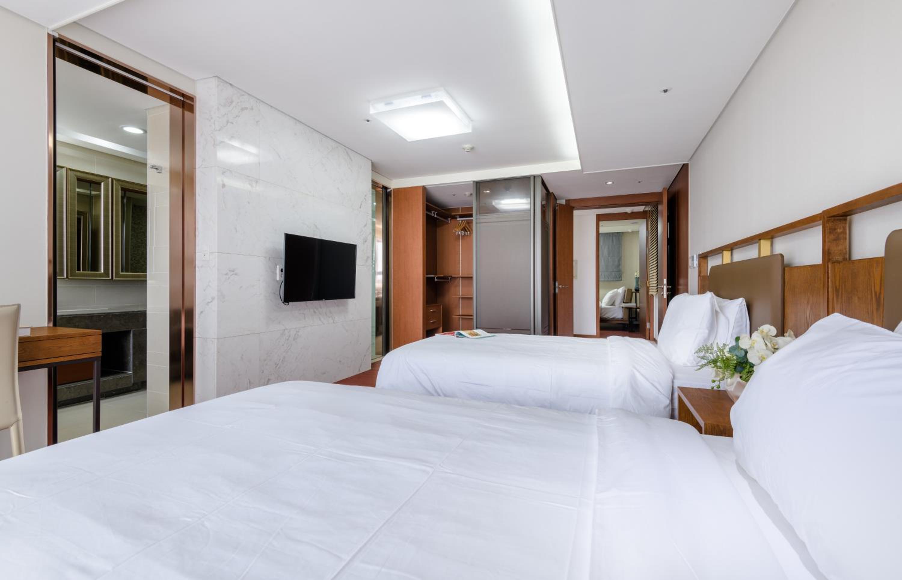 Duplex Apartment - Photo 14