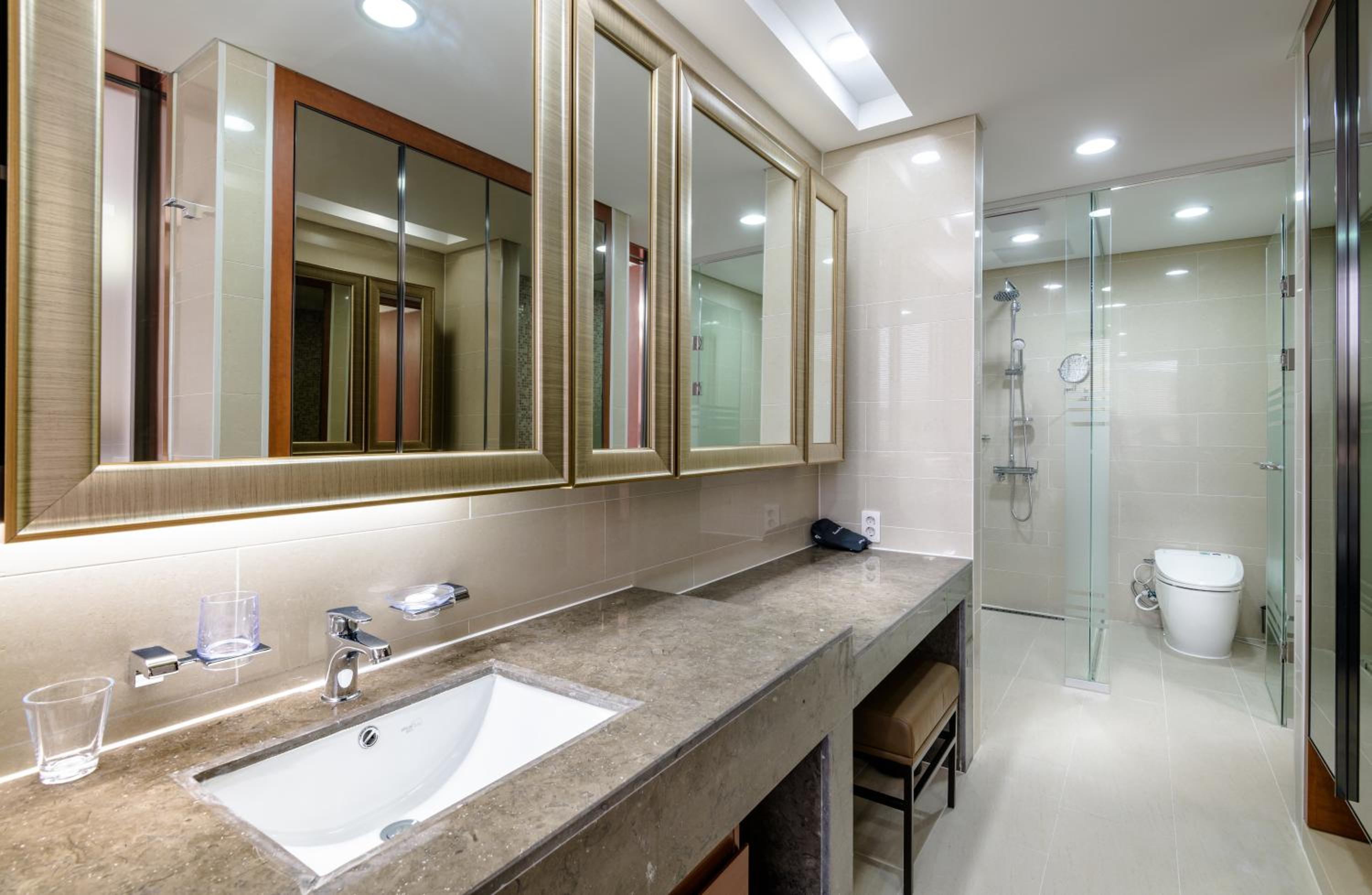 Duplex Apartment - Photo 32