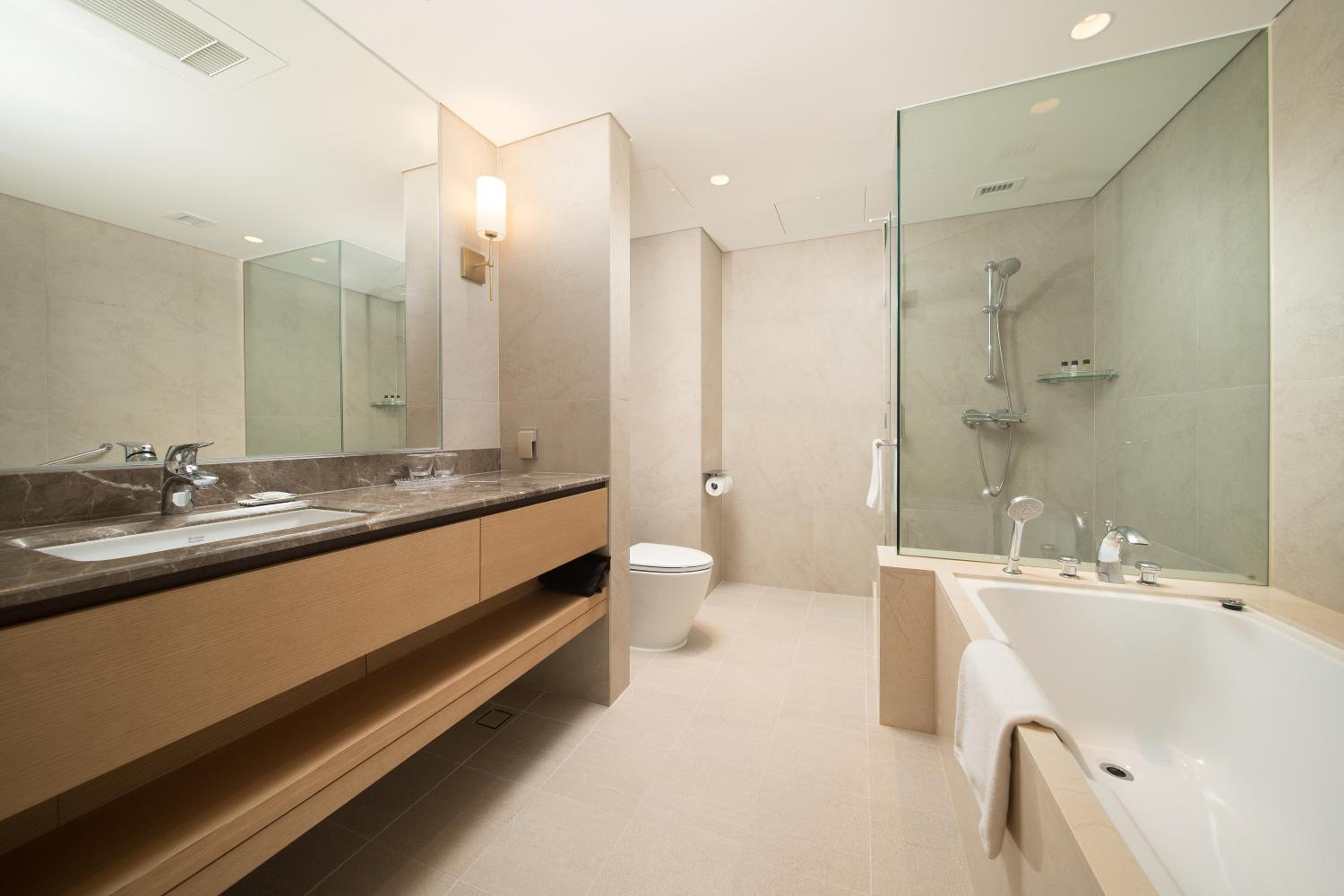 King Suite - Photo 4