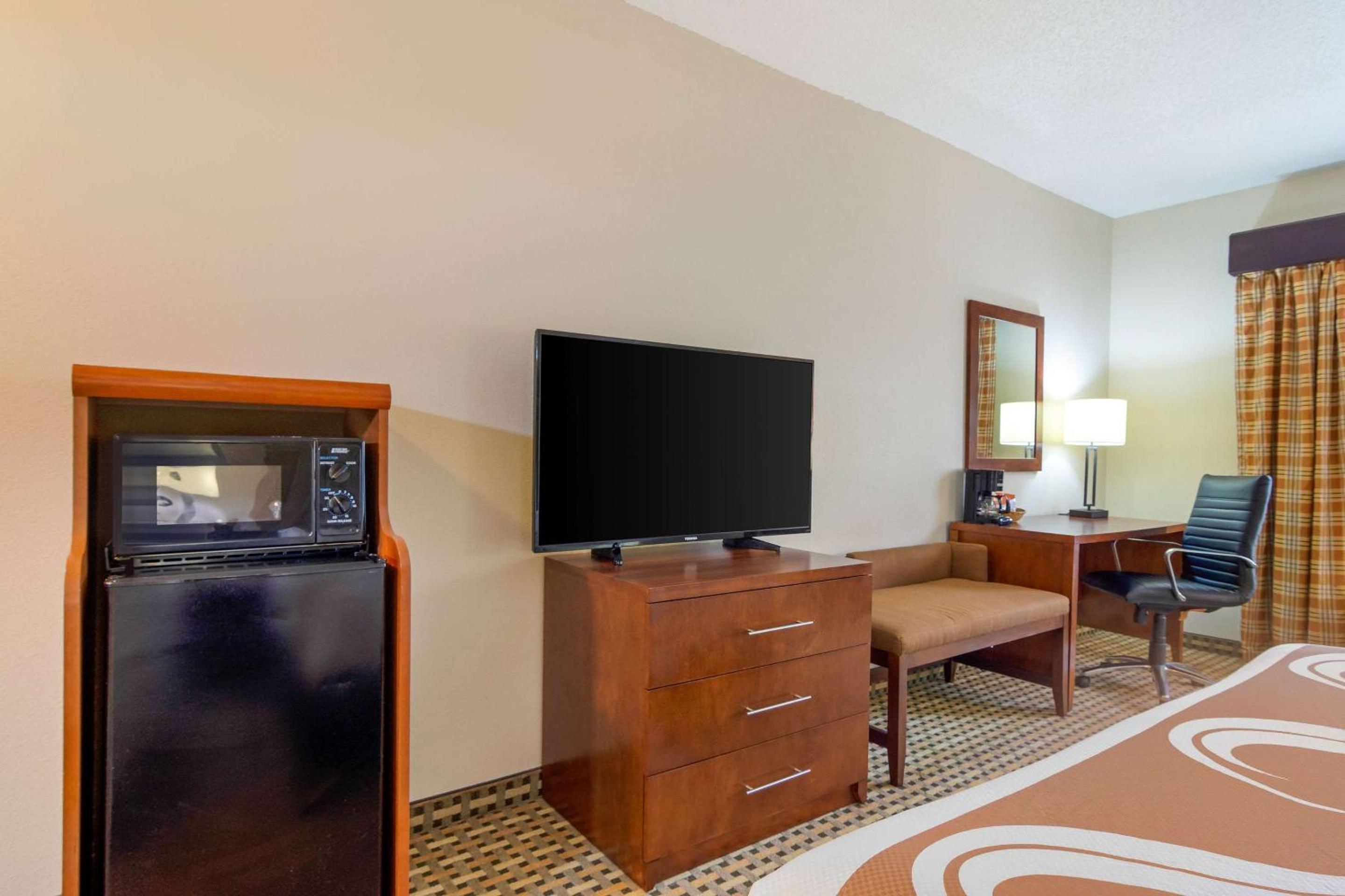King Room - Non-Smoking photo 3