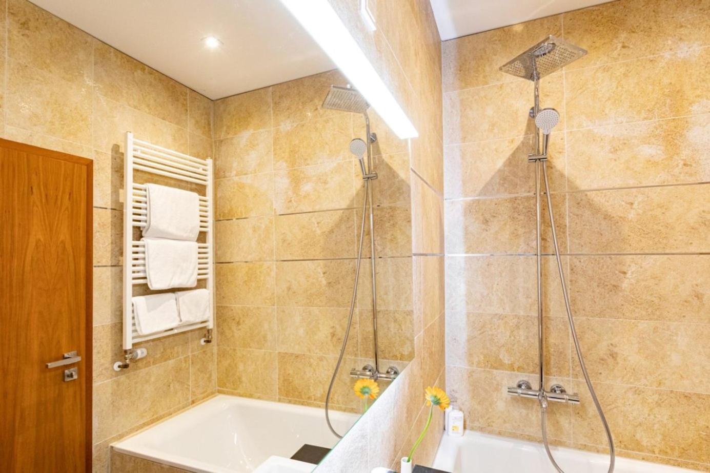 Standard Double Room - Photo 2