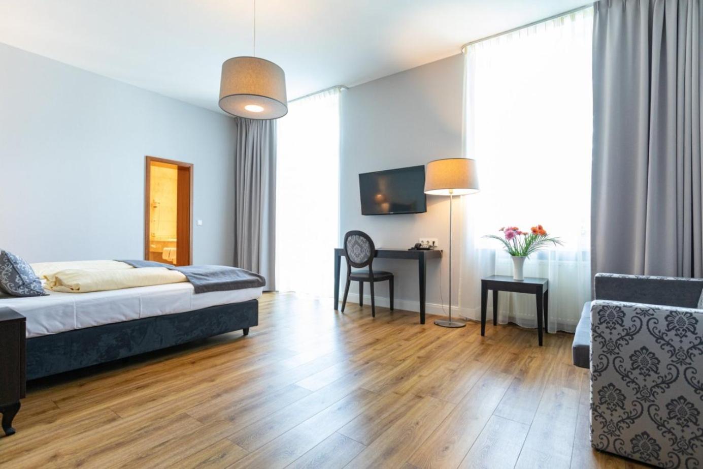 Standard Double Room - Photo 3