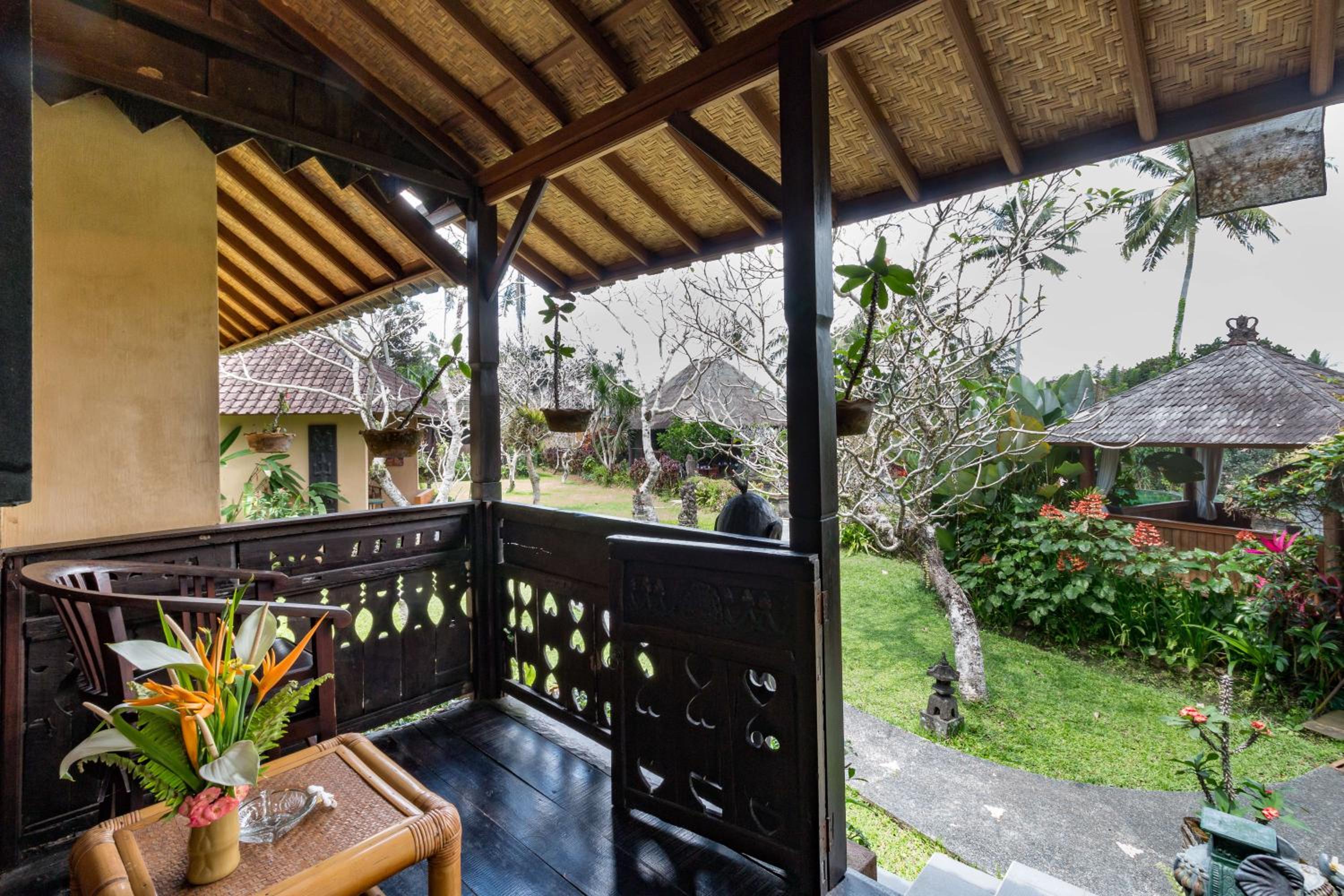 Luxury Villa with Garden View - Photo 11