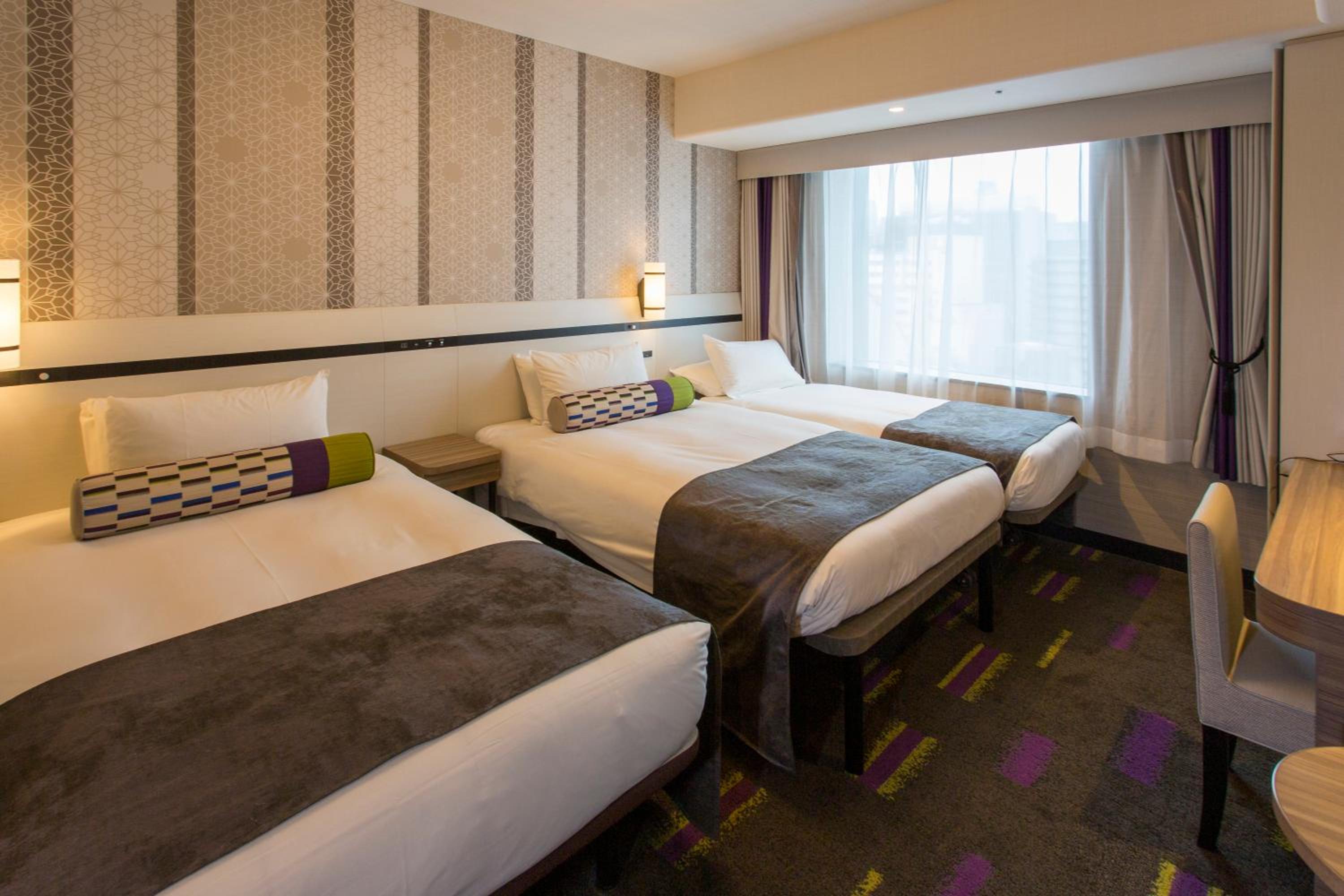 Standard Twin Room with Extra Bed - Non-Smoking photo 1