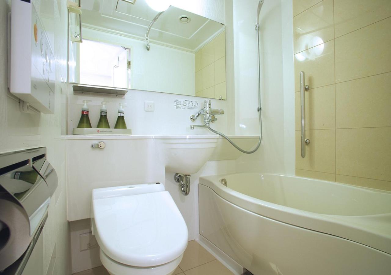 Standard Twin Room - Non-Smoking photo 3