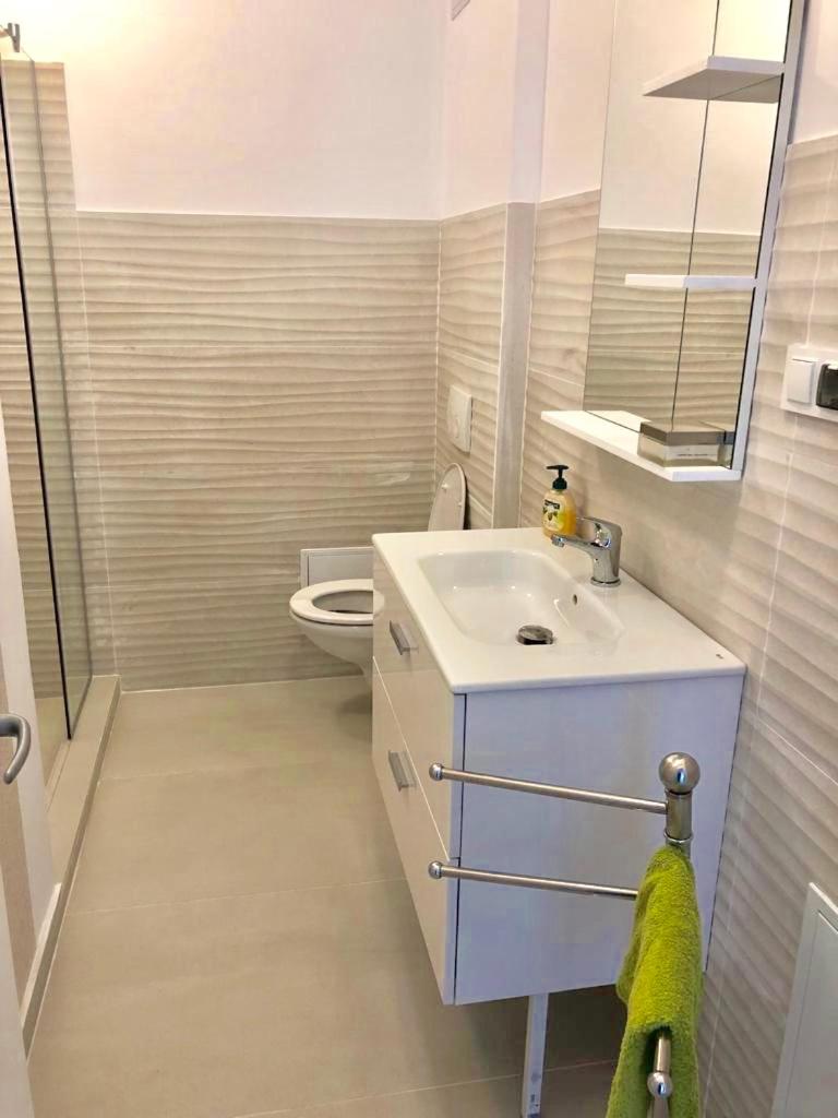 One-Bedroom Apartment - Photo 17