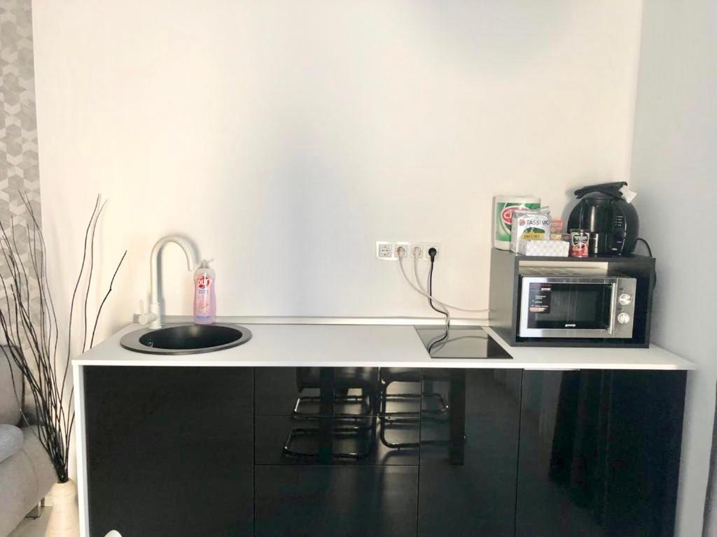 One-Bedroom Apartment - Photo 16
