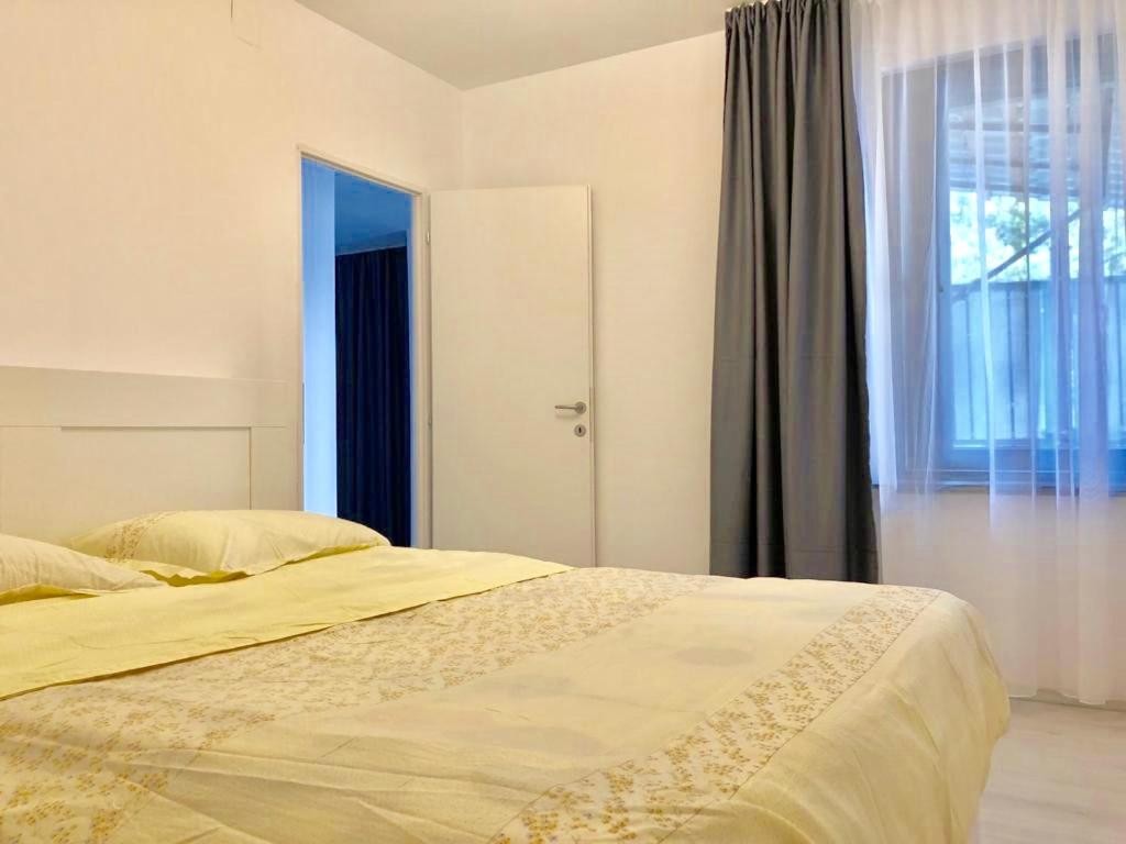 One-Bedroom Apartment - Photo 18