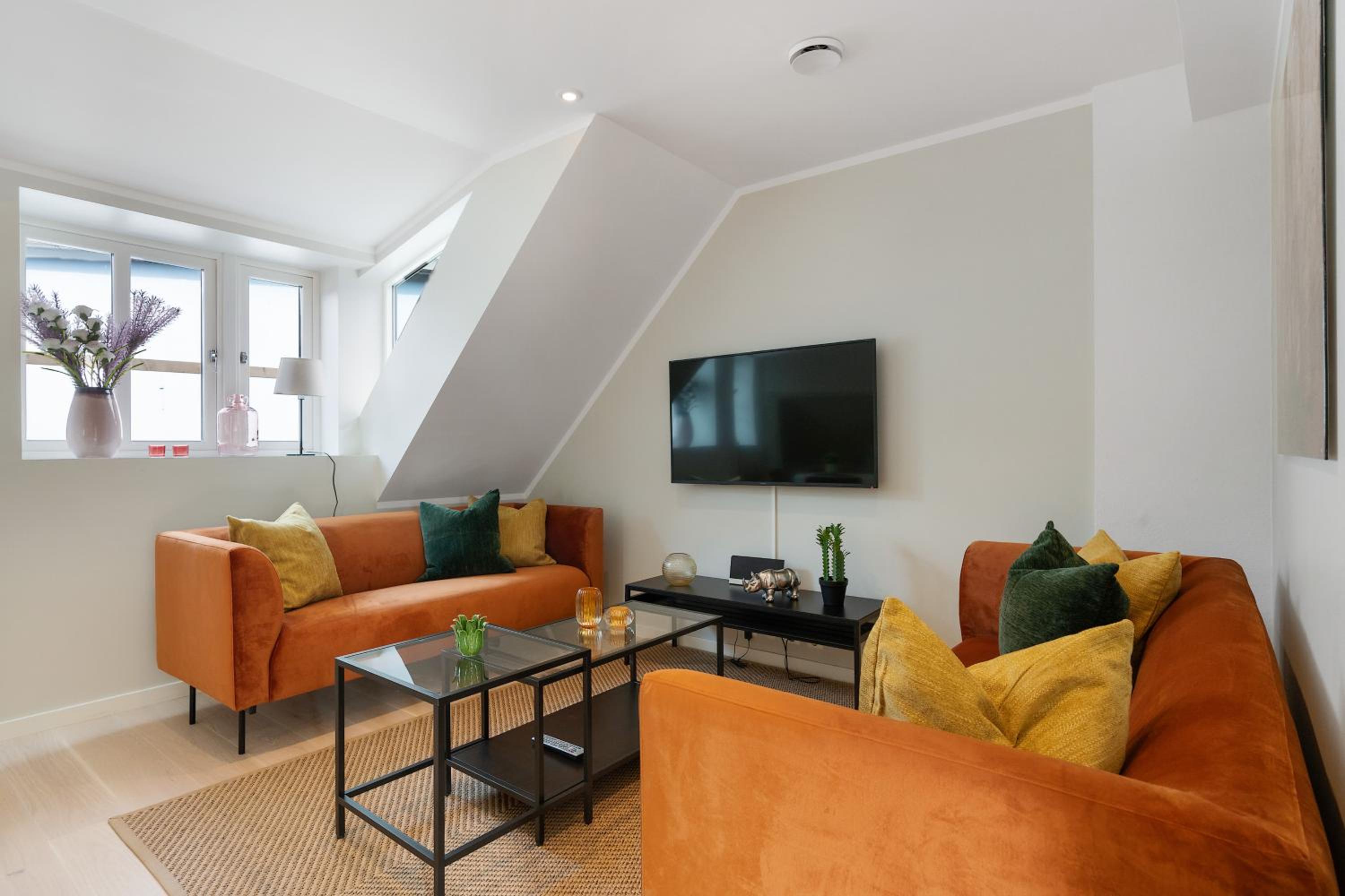 Three-Bedroom Apartment - Loft