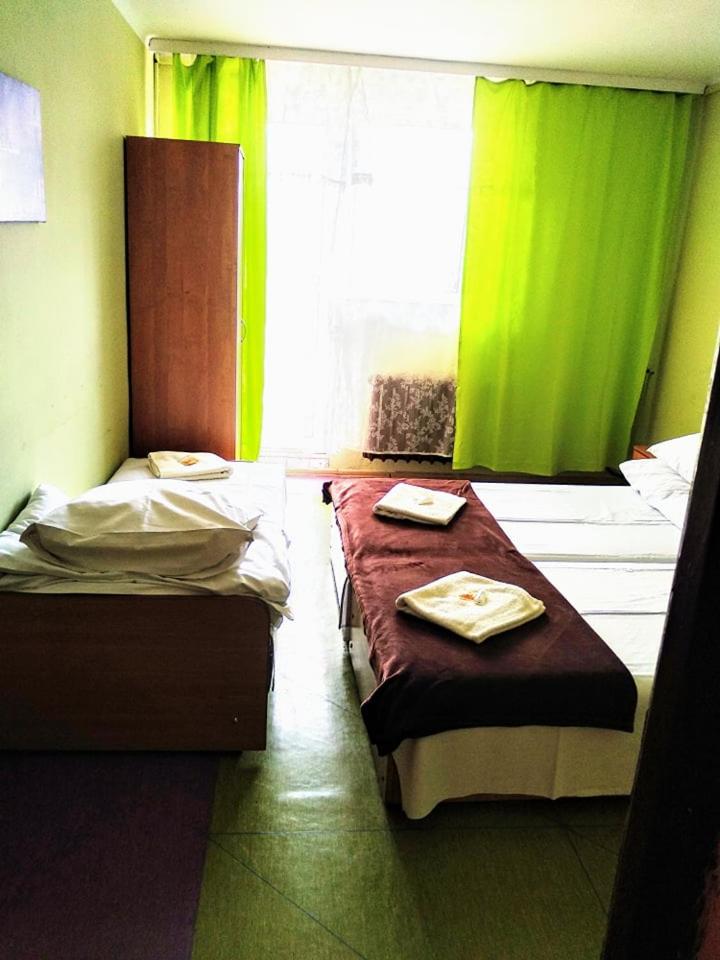 Double Room with Shared Bathroom and Balcony photo 2