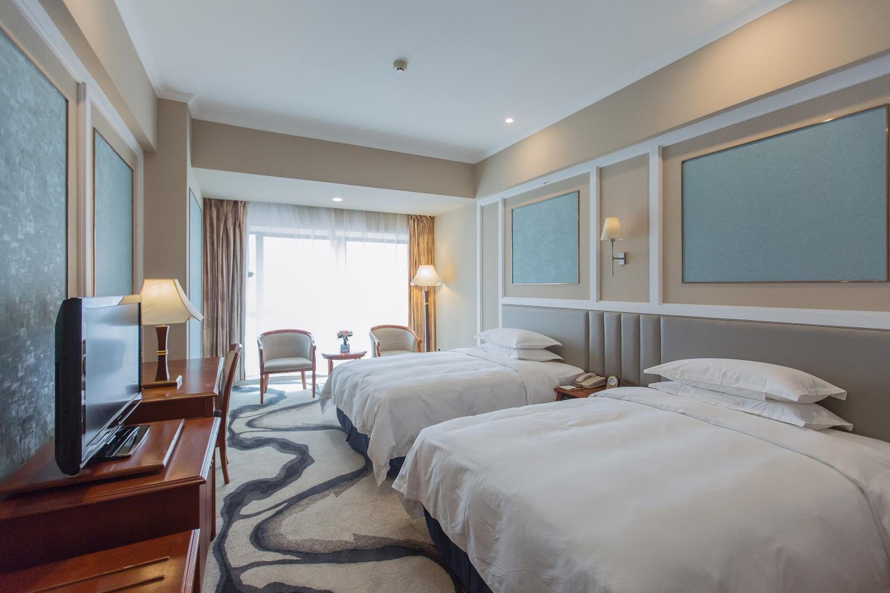 Superior Twin Room with City View photo 1