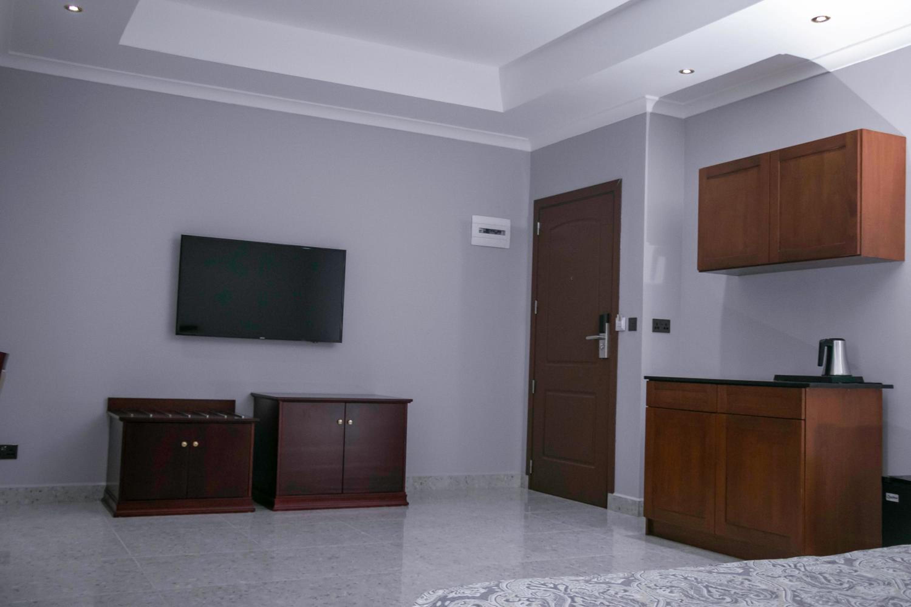 Deluxe King Room photo 1