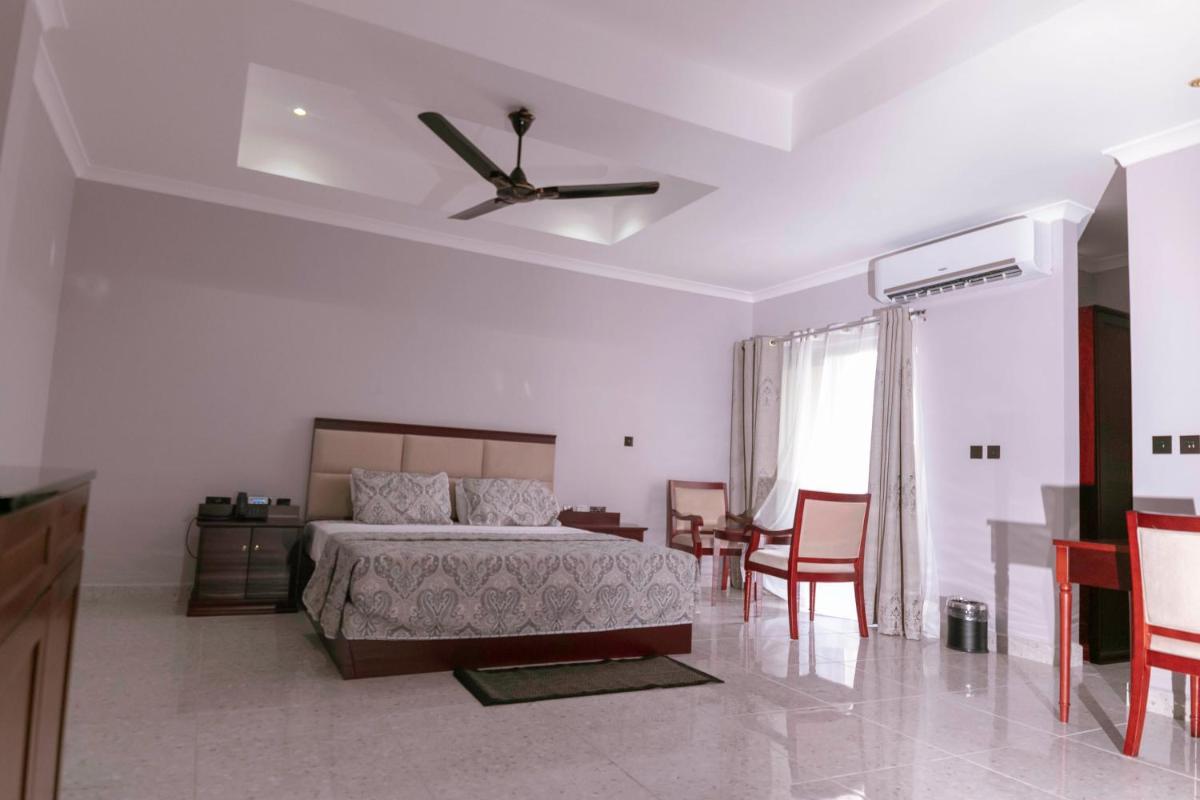 Deluxe King Room photo 2