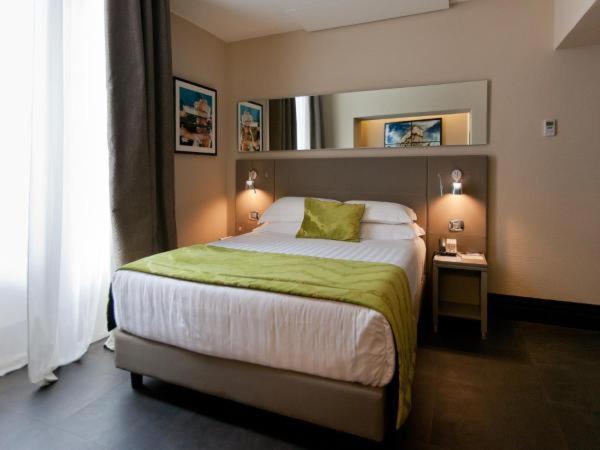 Double Room with Balcony photo 3