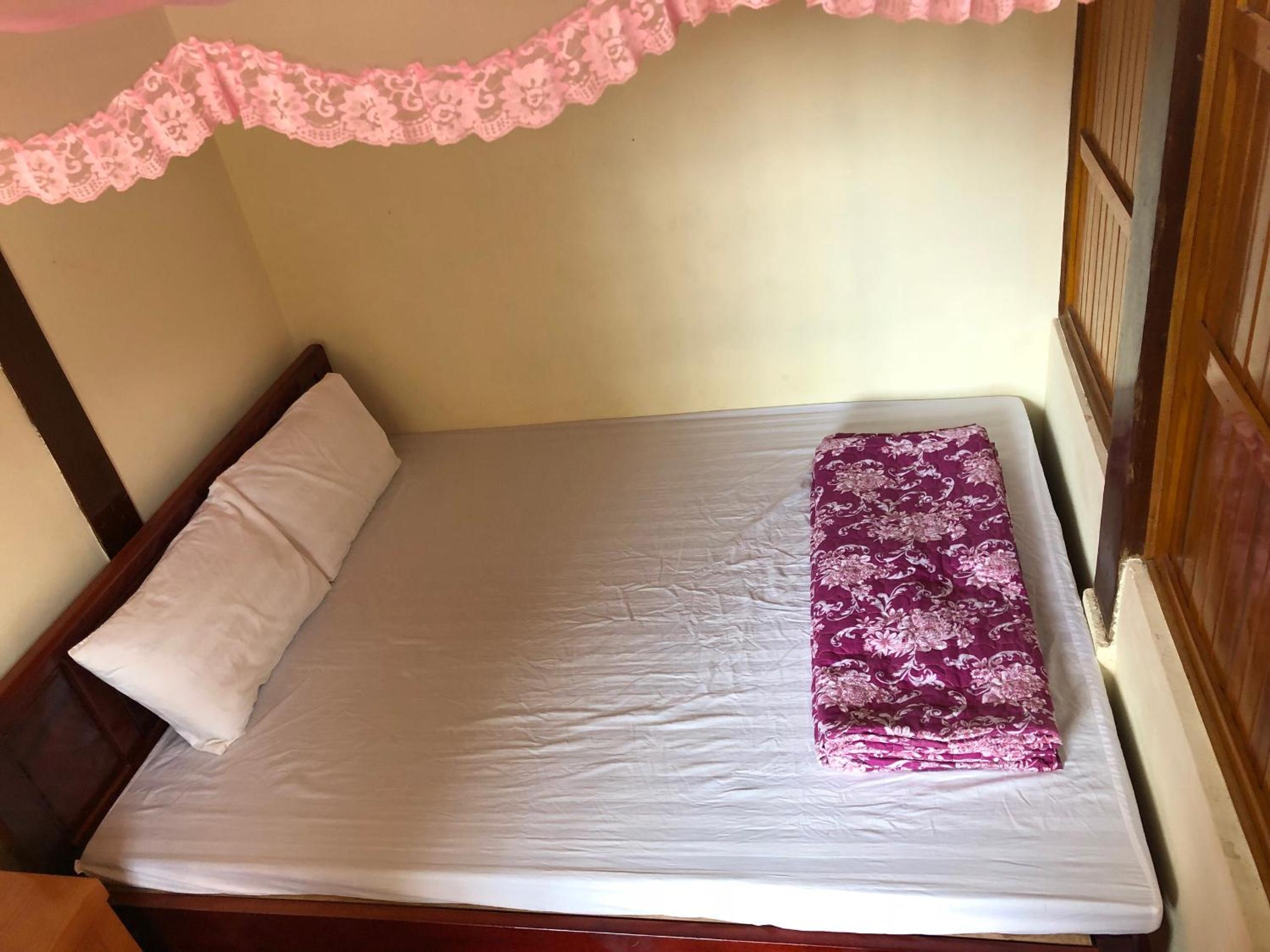 Double Room With Shared Bathroom photo 2