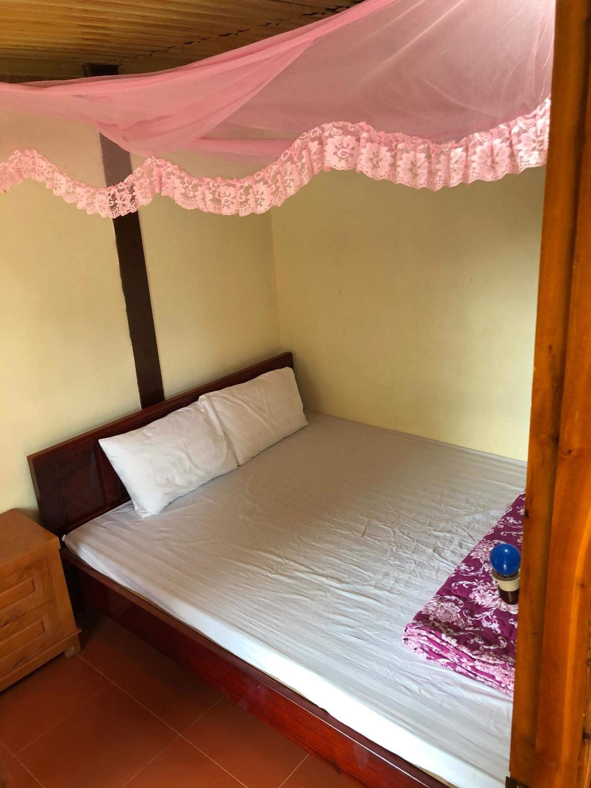 Double Room With Shared Bathroom photo 3