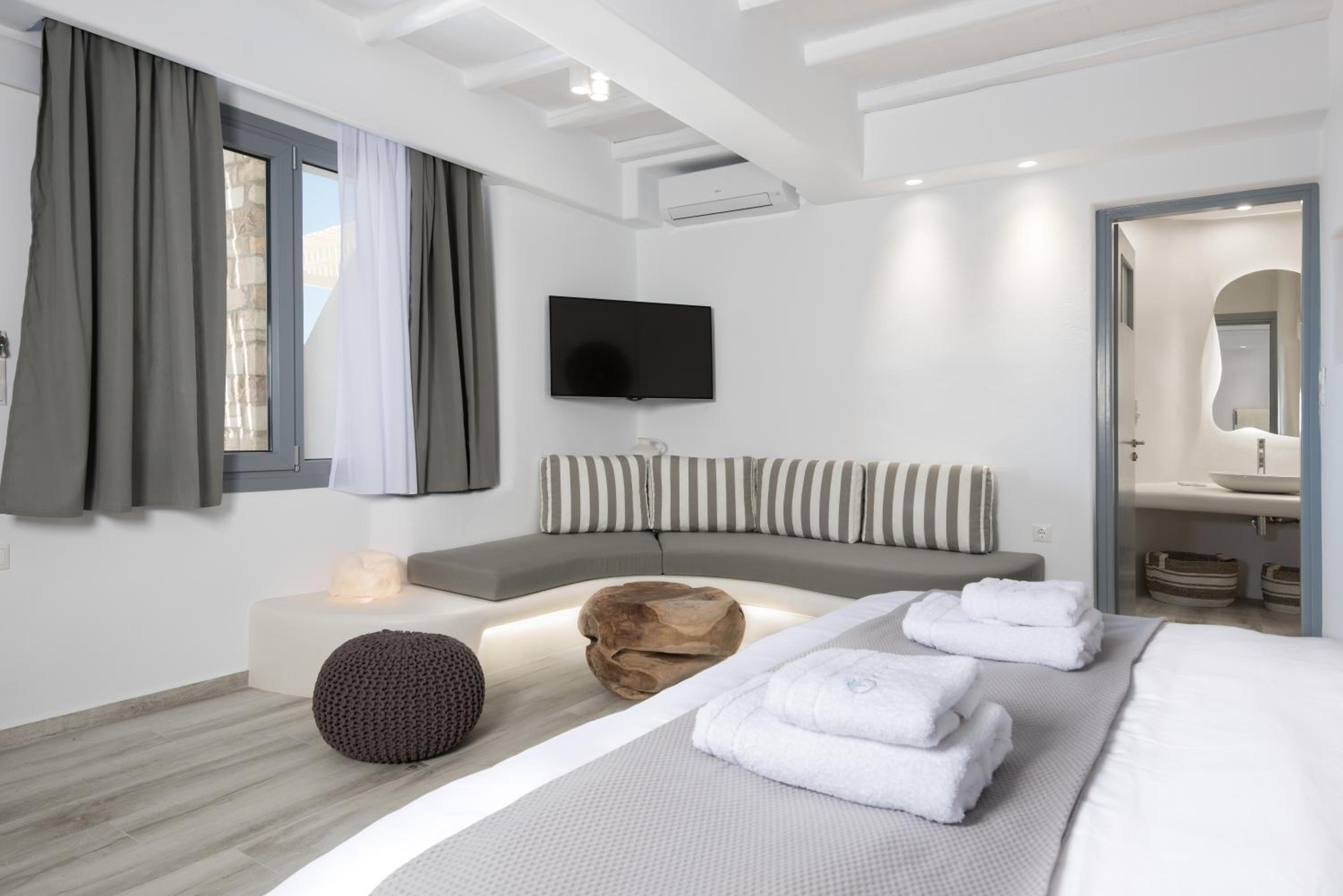Junior Suite with Sea View - Photo 6