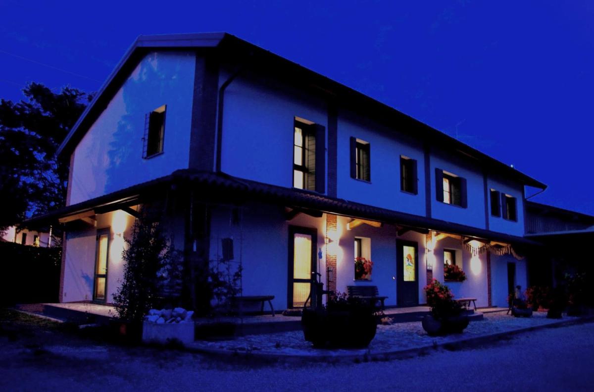 Double or Twin Room with Private Bathroom