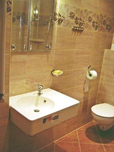 One-Bedroom Apartment - Photo 3