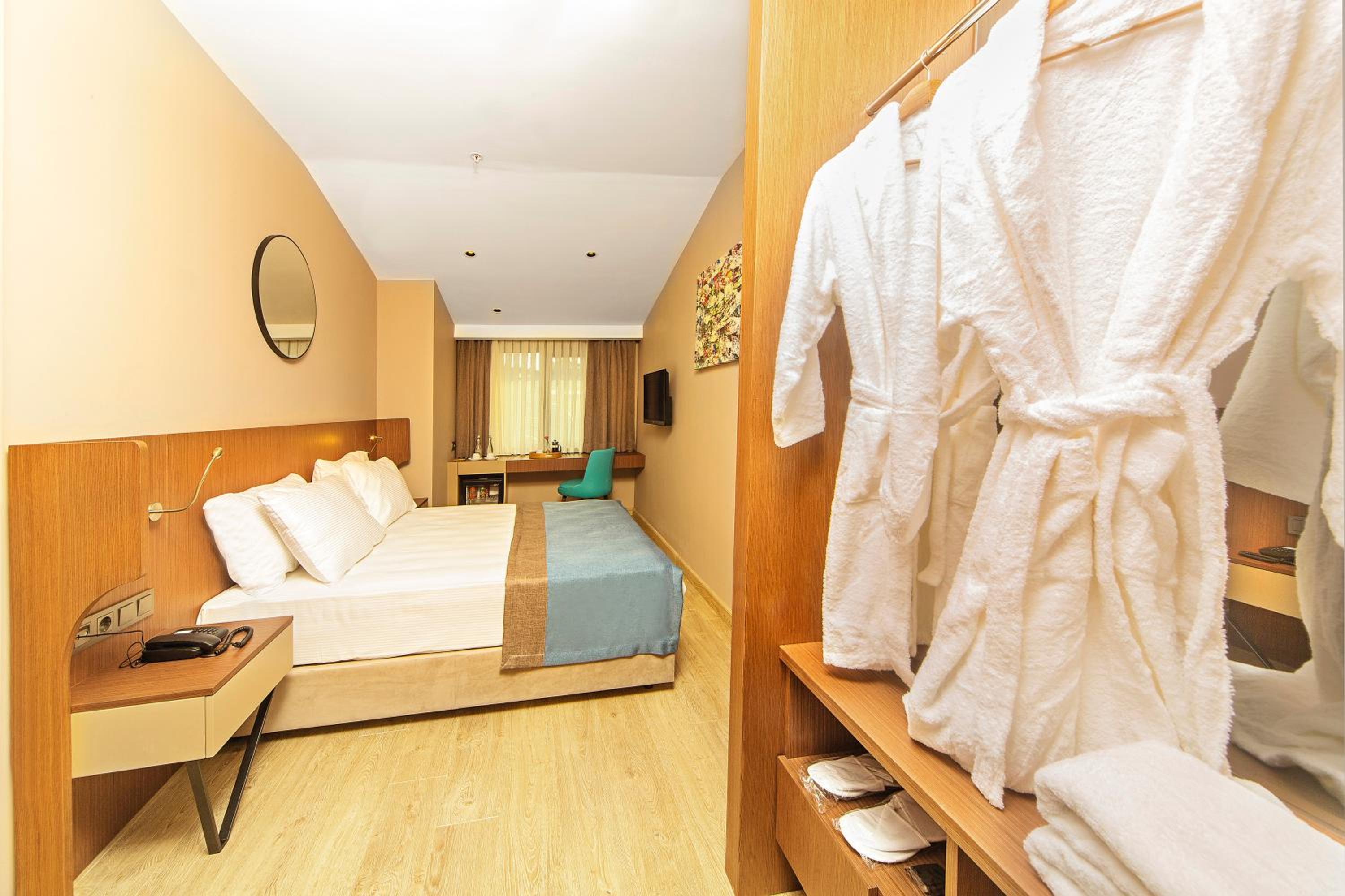 Economy Double Room photo 2