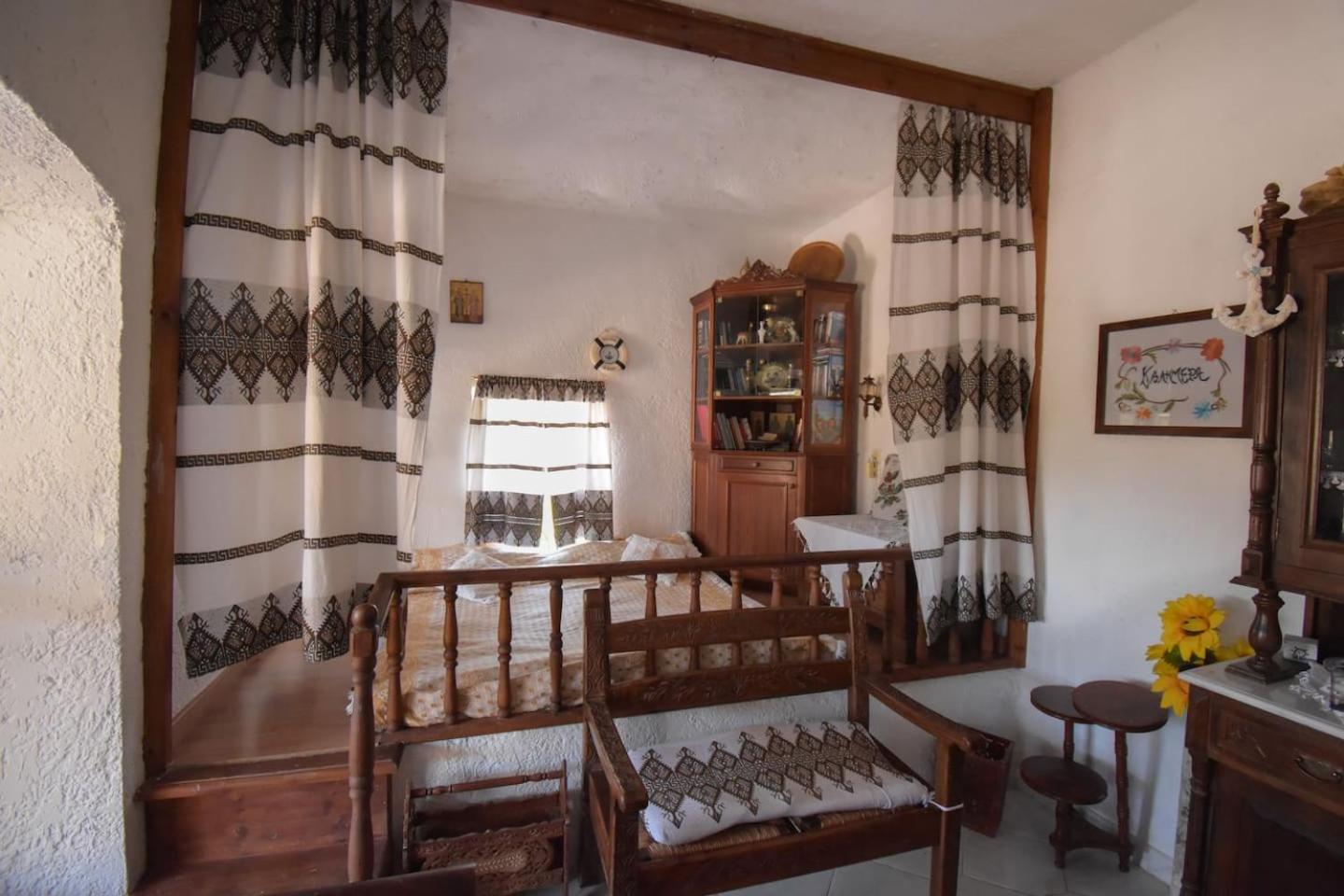 One-Bedroom House photo 2