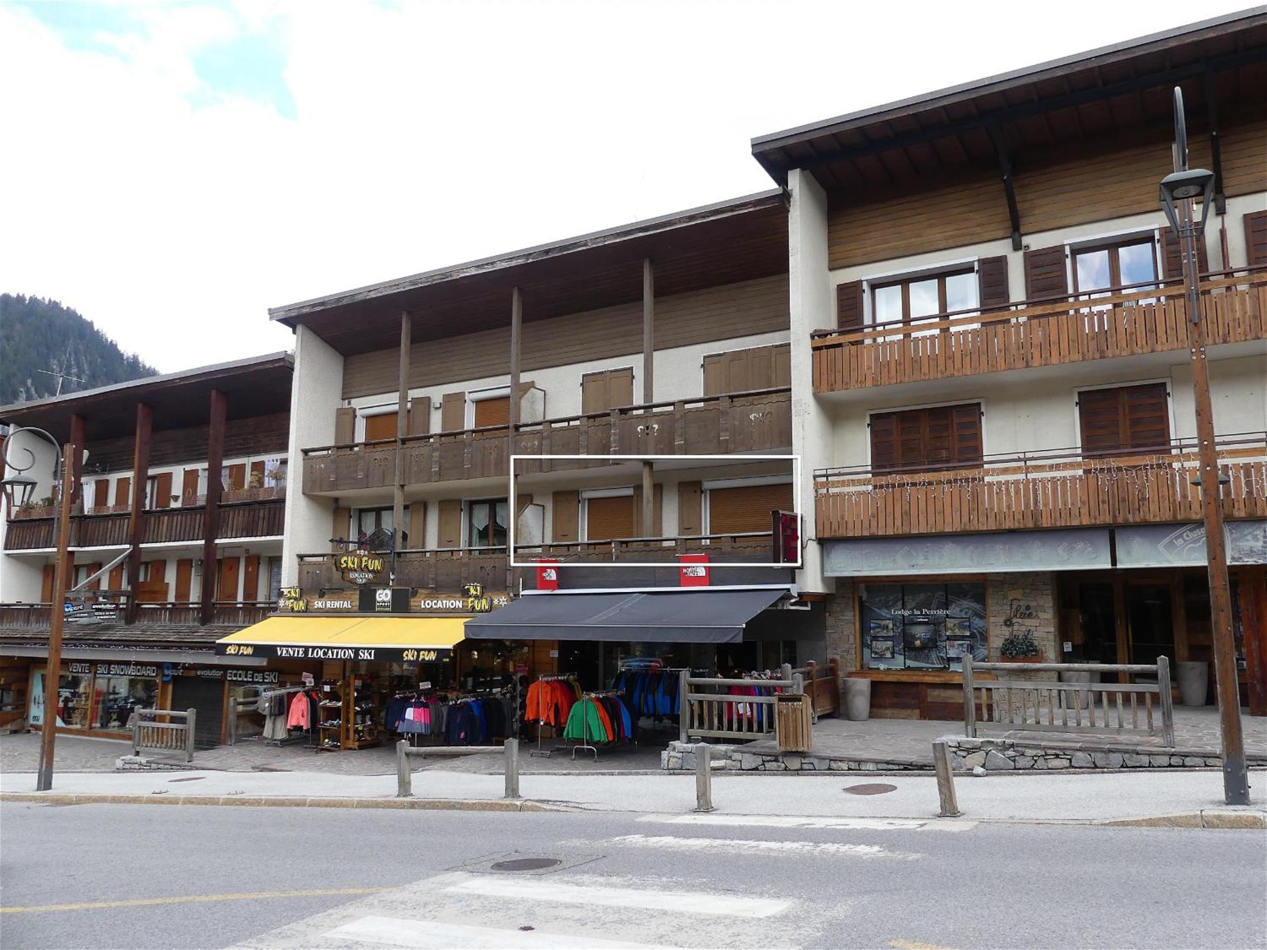 Apartment with Mountain View photo 2