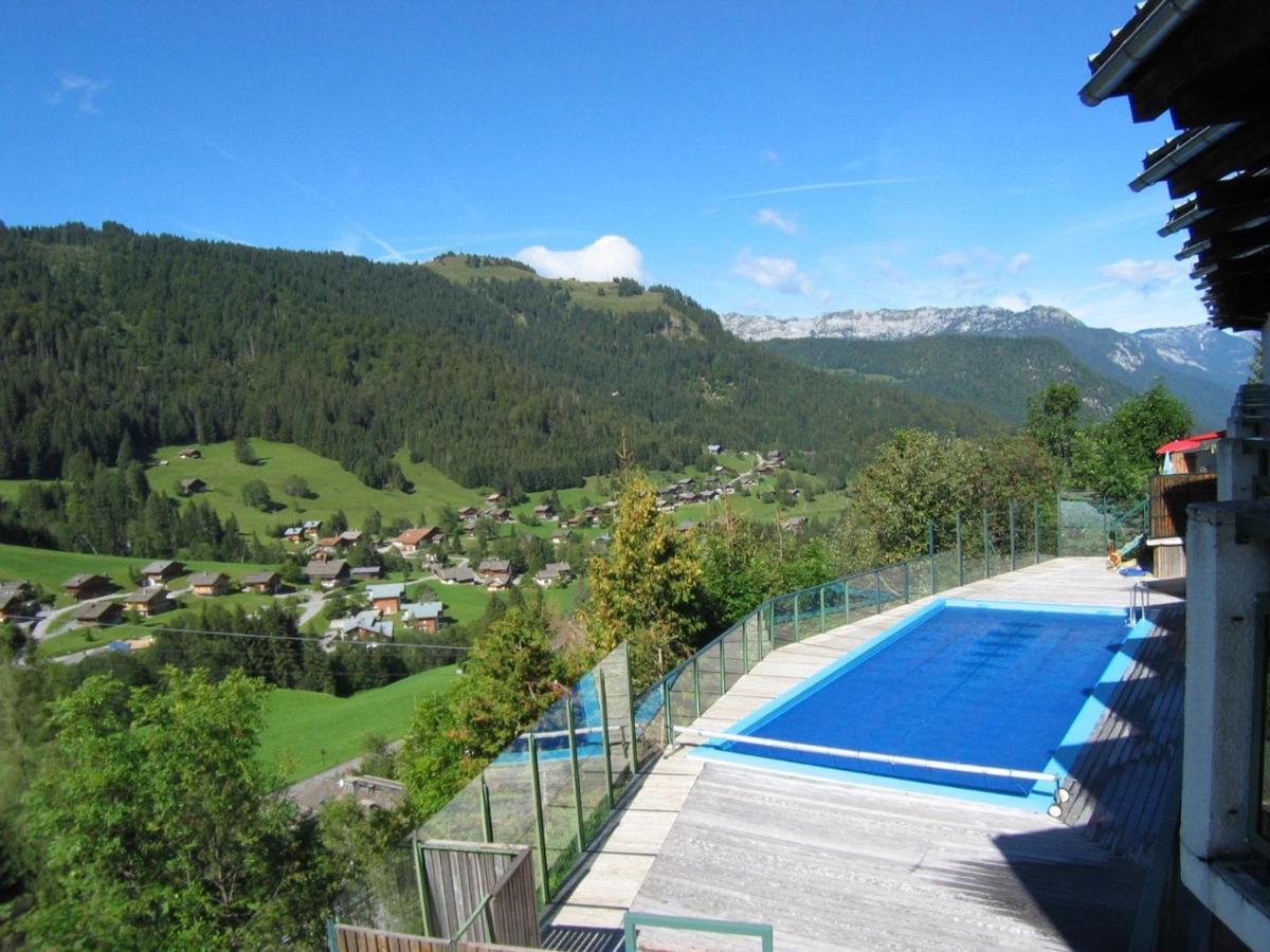 Apartment with Pool View 