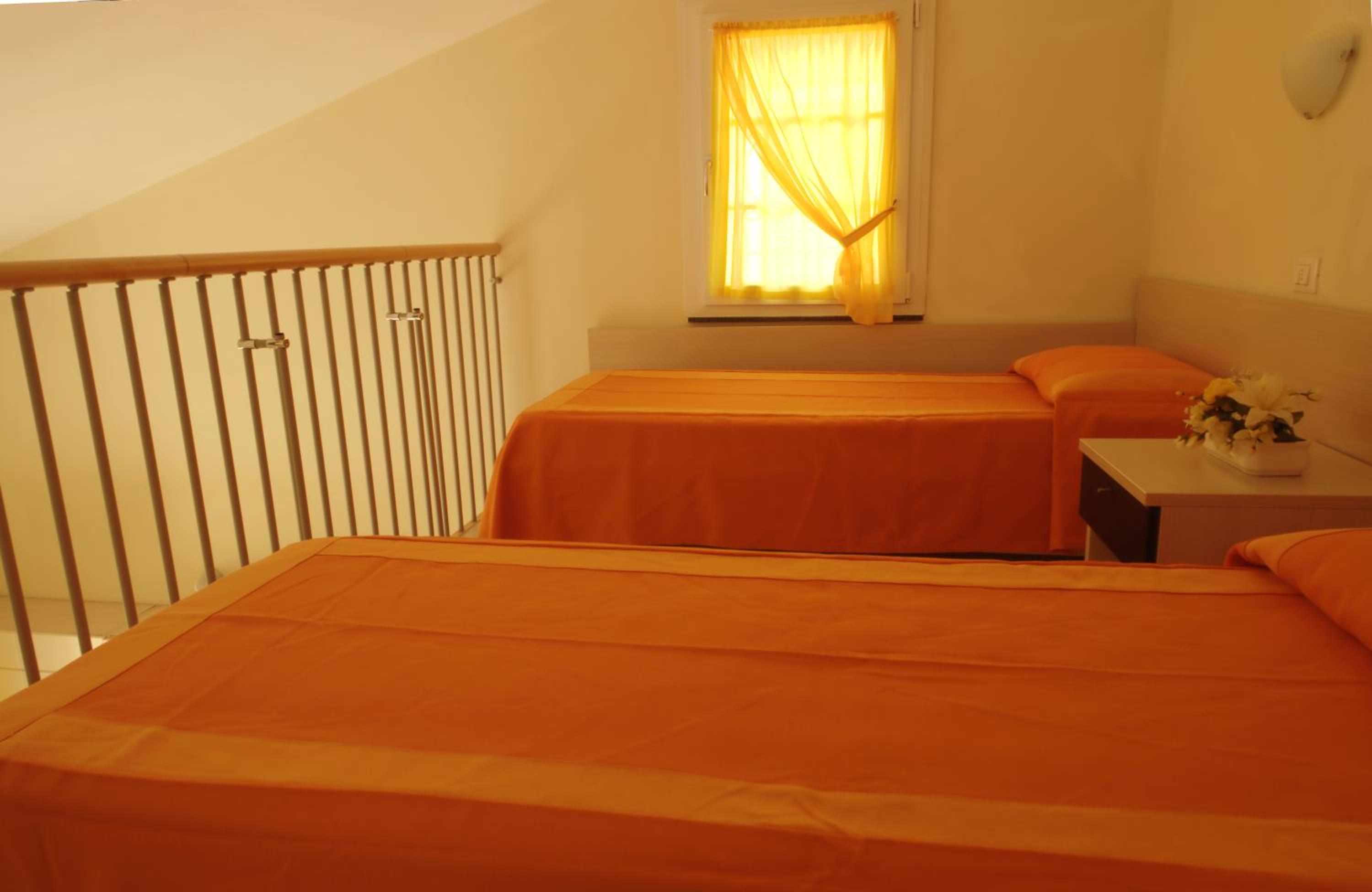 Two-Bedroom Apartment - Split Level (6 Adults) photo 2