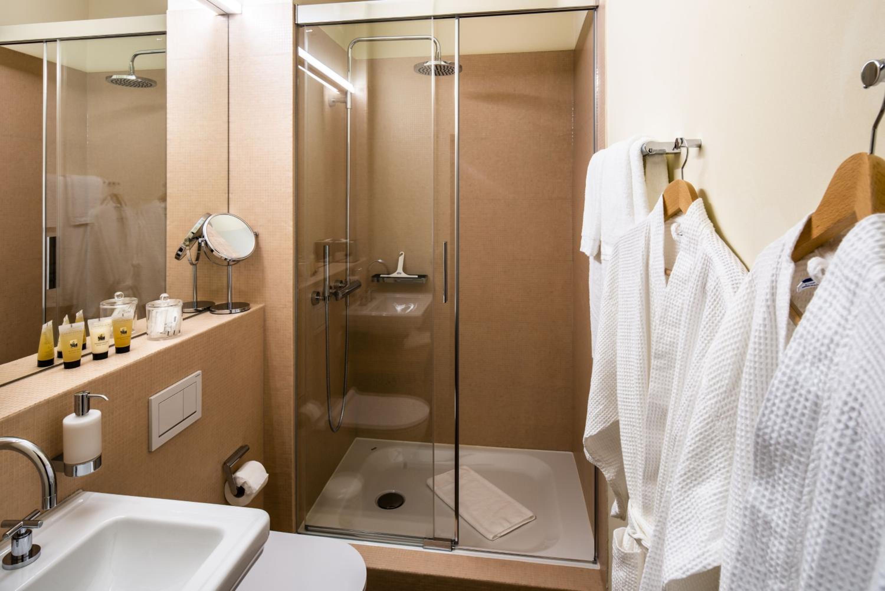 Double Room - Photo 2