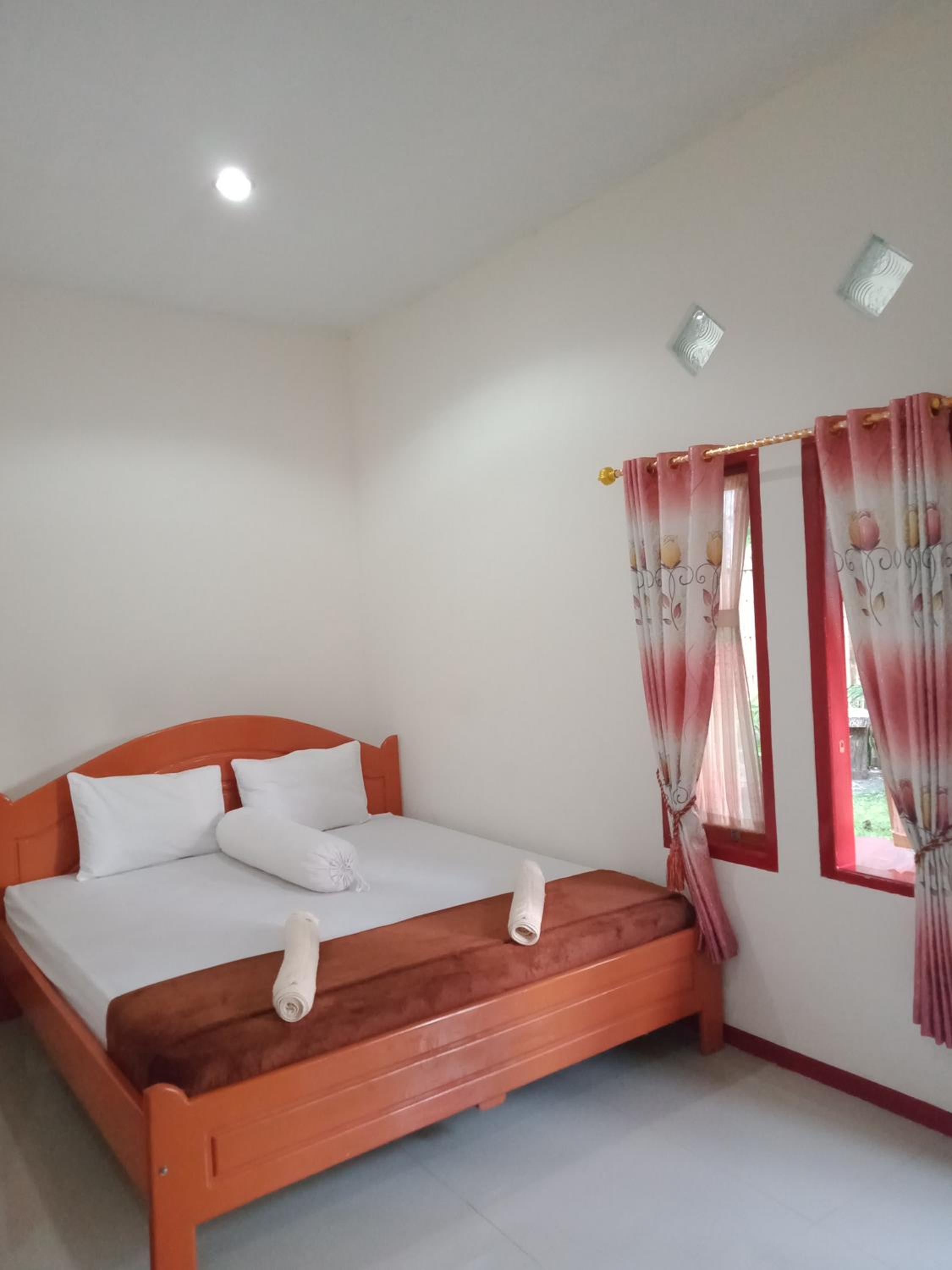Double Room with Private Bathroom - Photo 1
