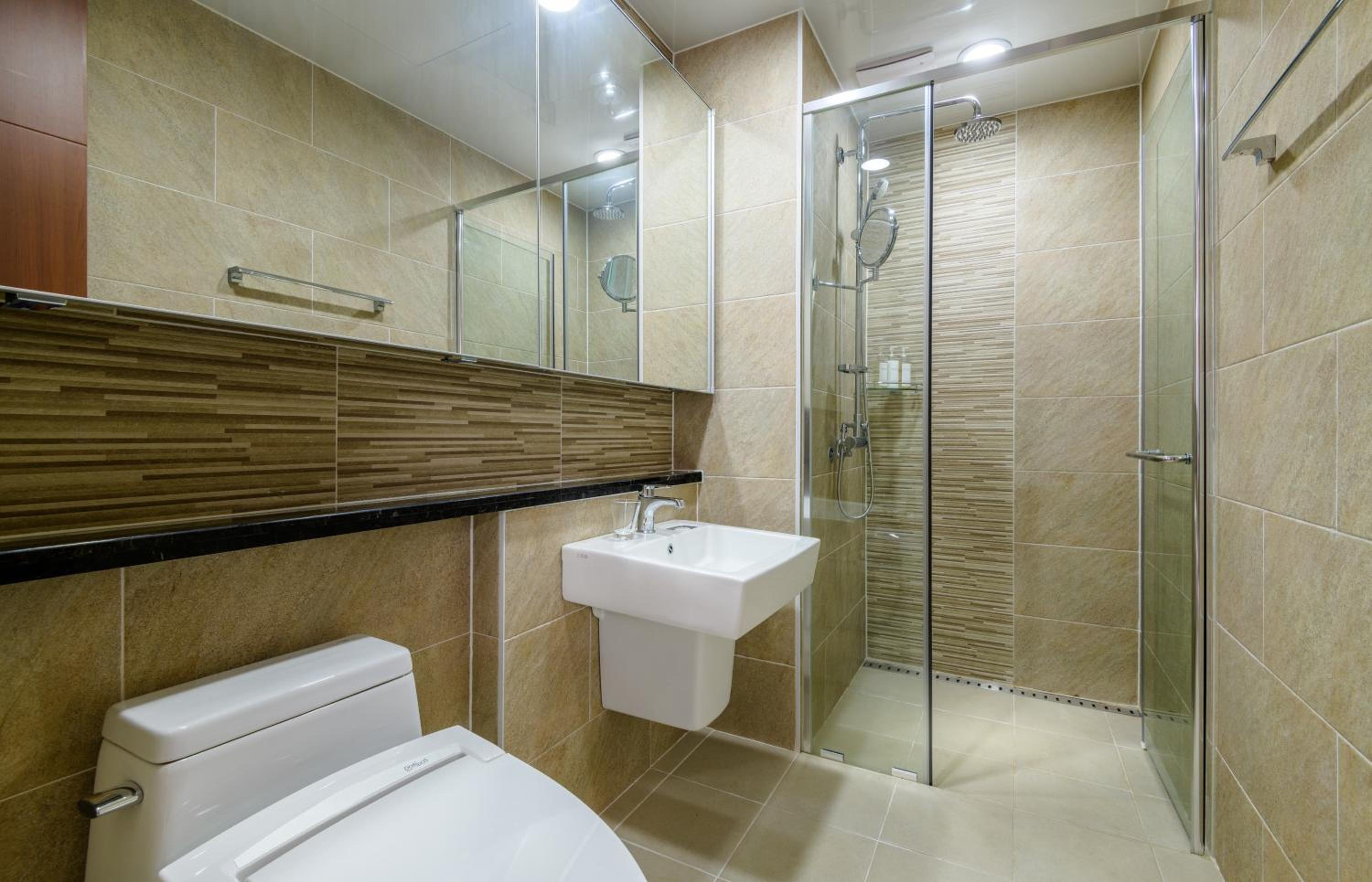 Family Suite - Photo 12