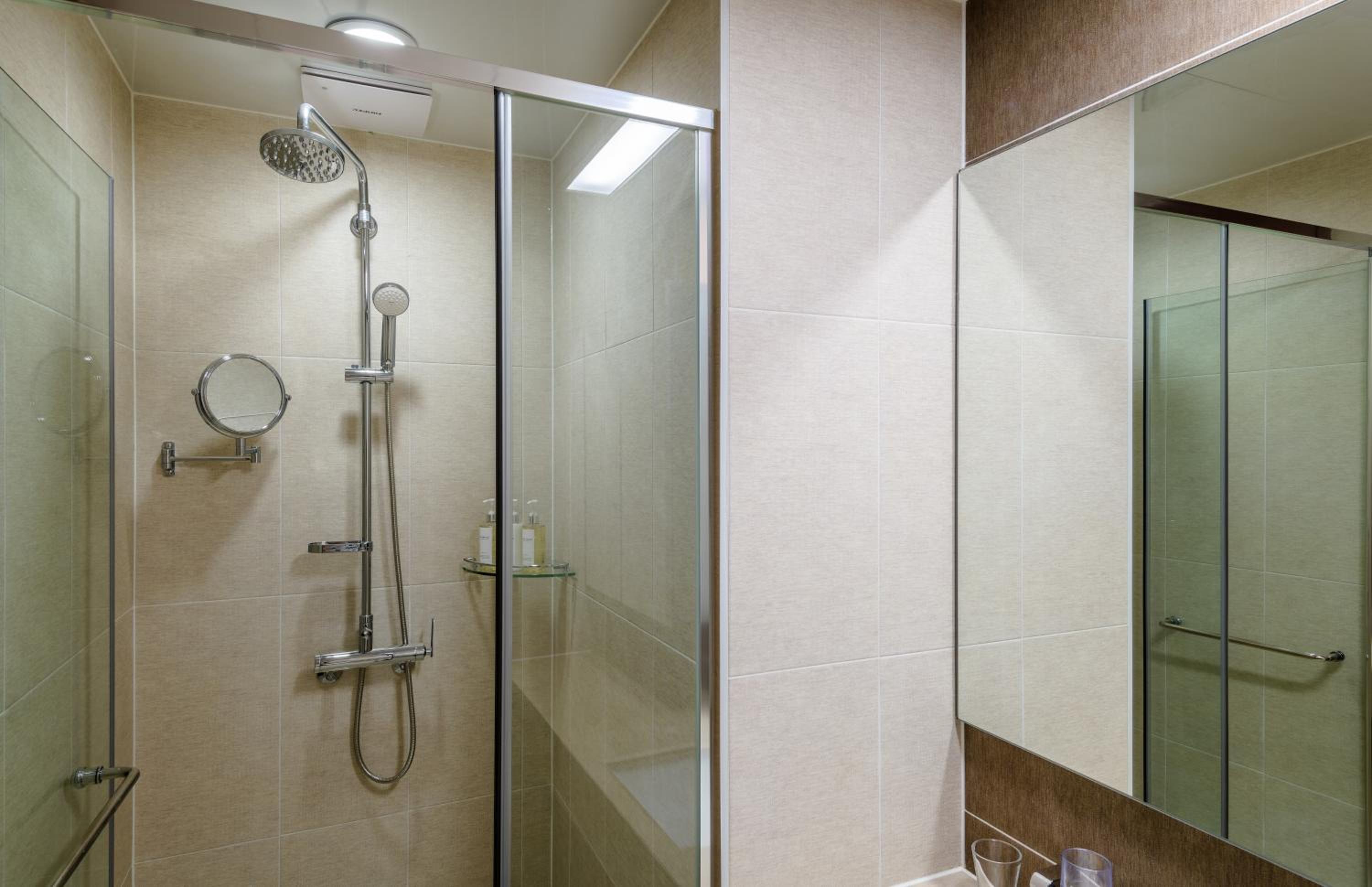 Family Suite - Photo 13