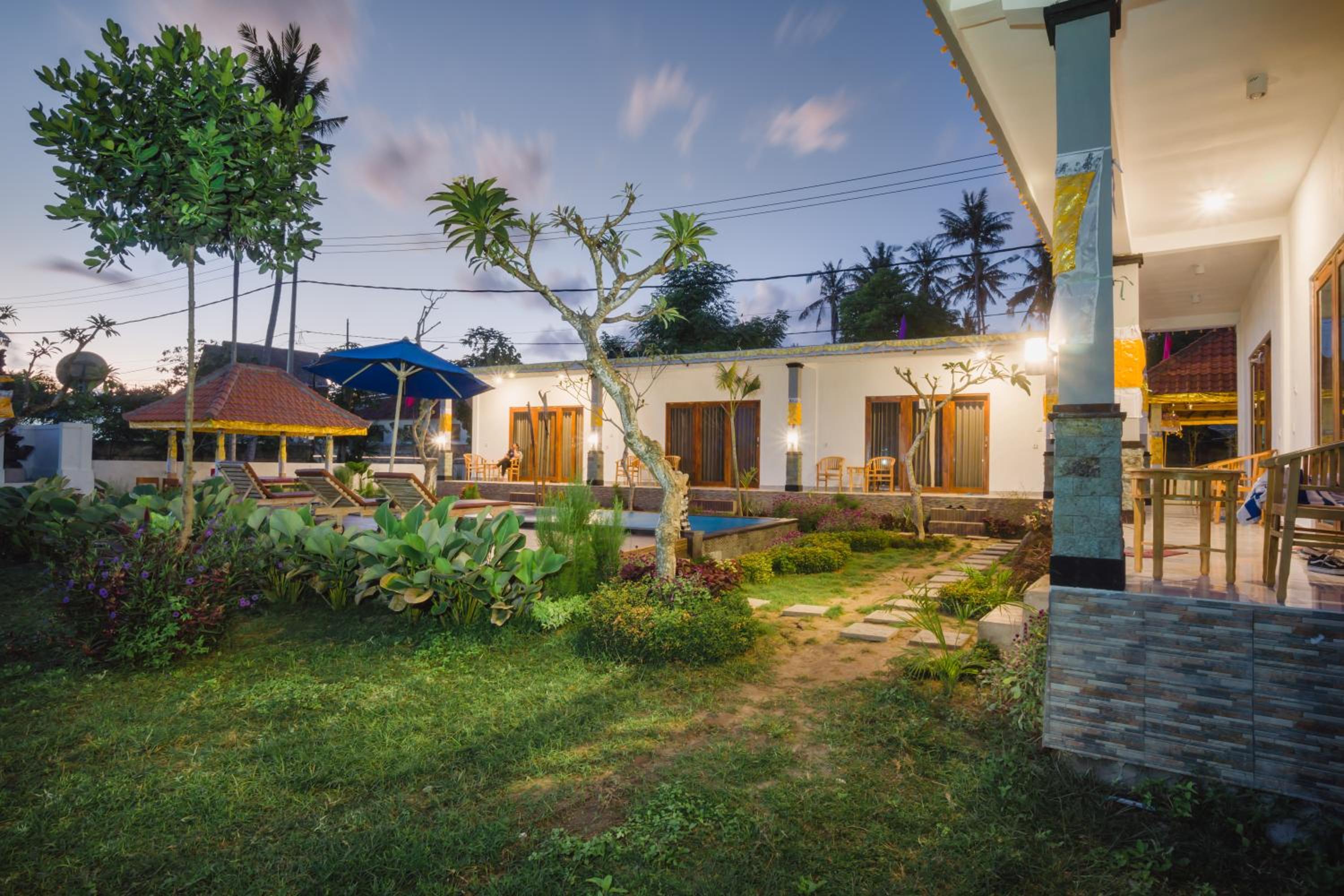 Double Room with Pool View - Photo 9