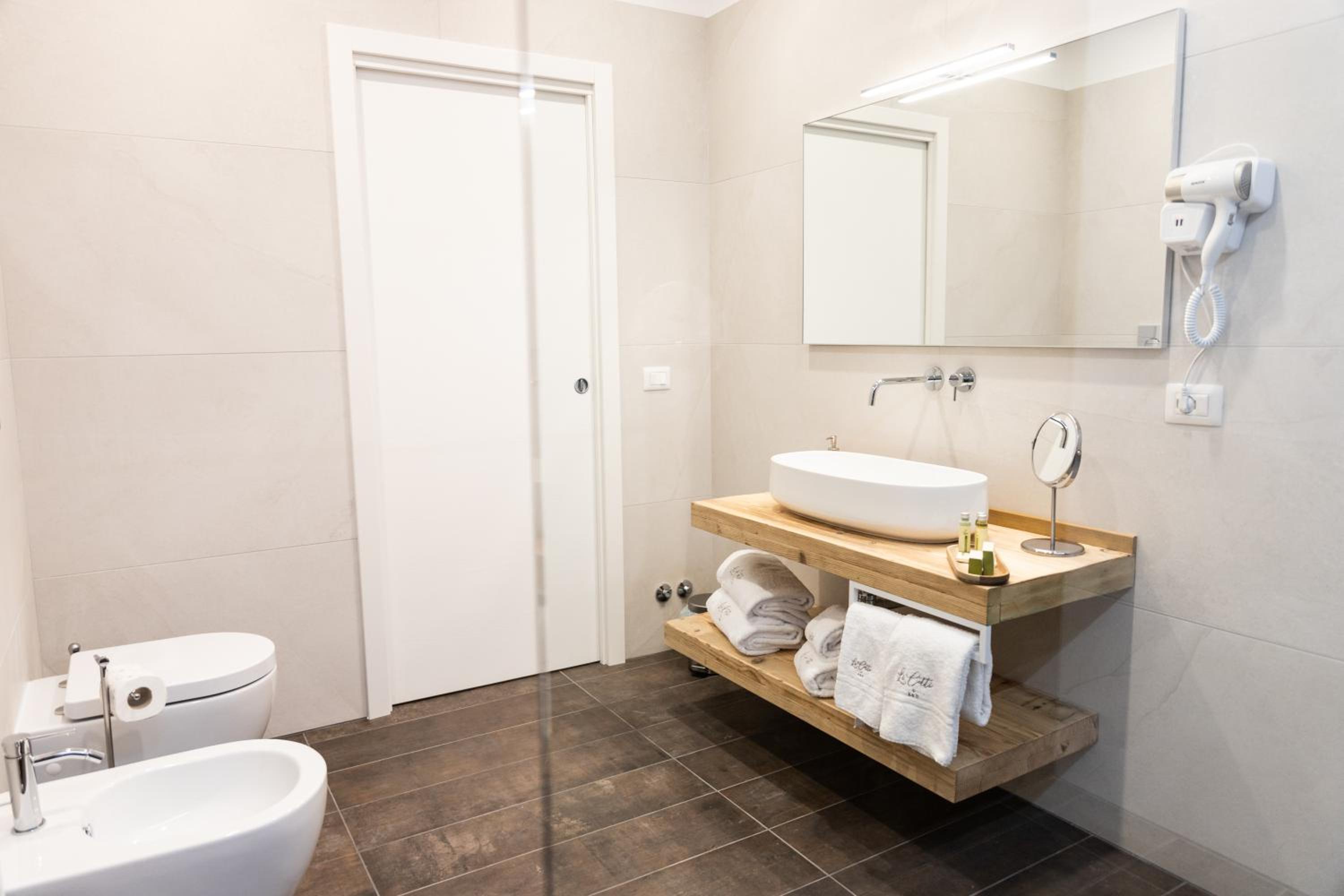 Deluxe Triple Room - Photo 4