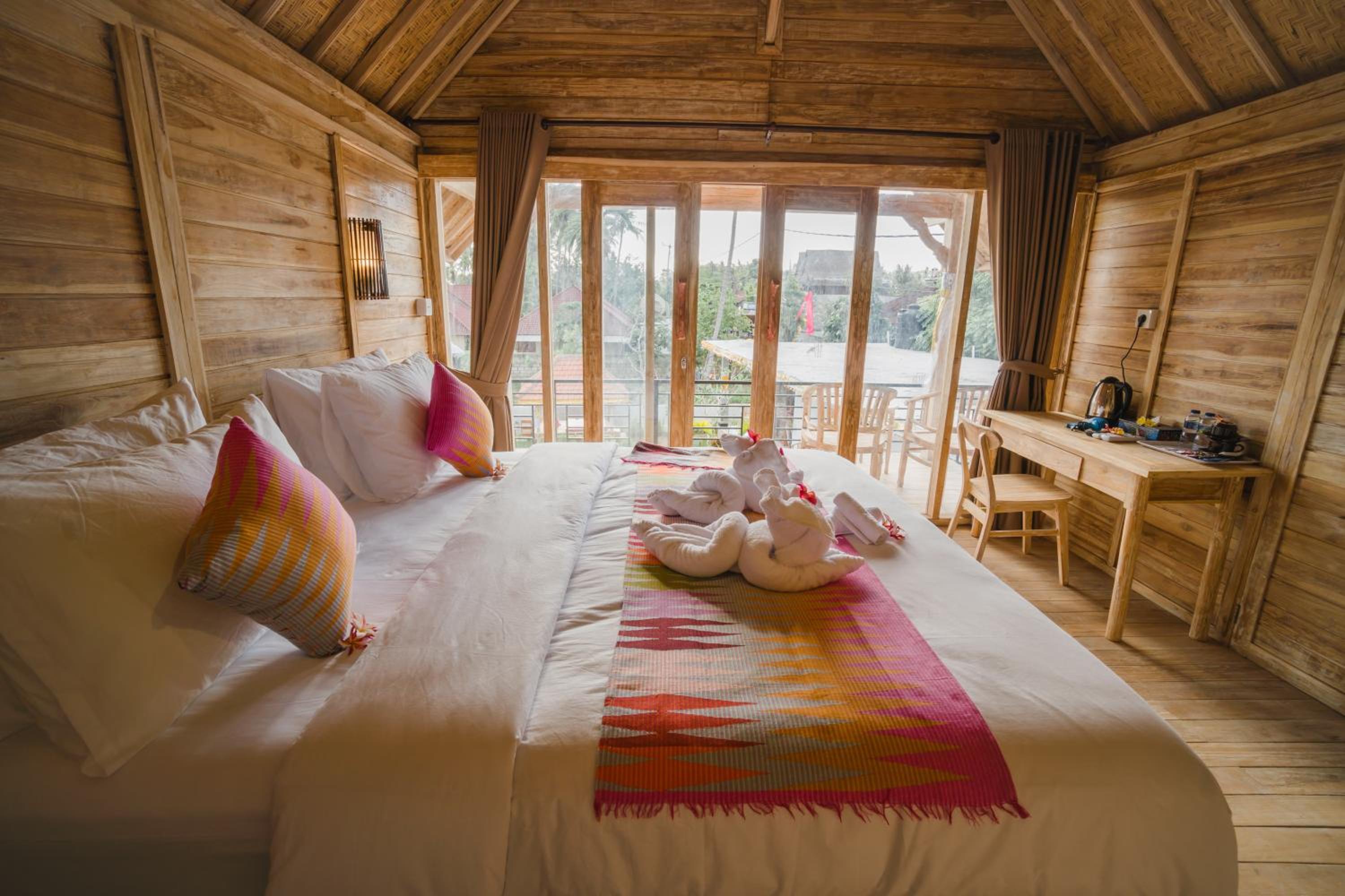 Double Room with Balcony - Photo 3