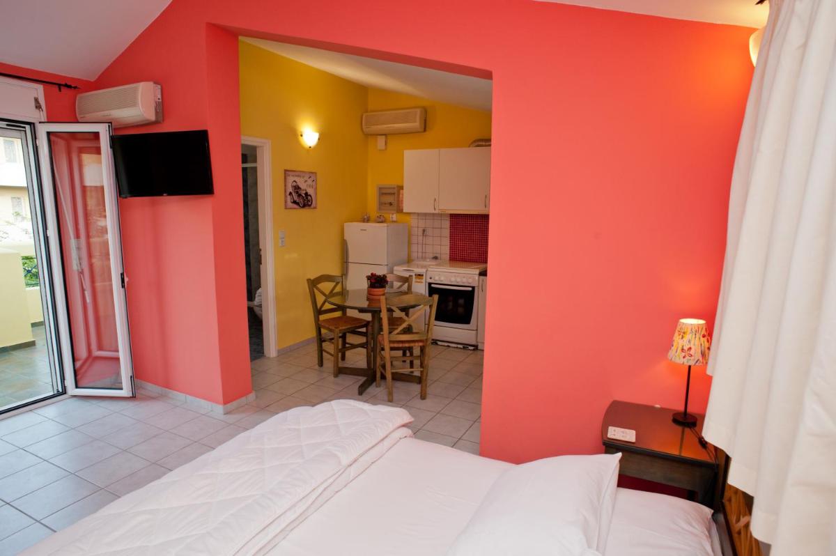 Studio Apartment photo 3