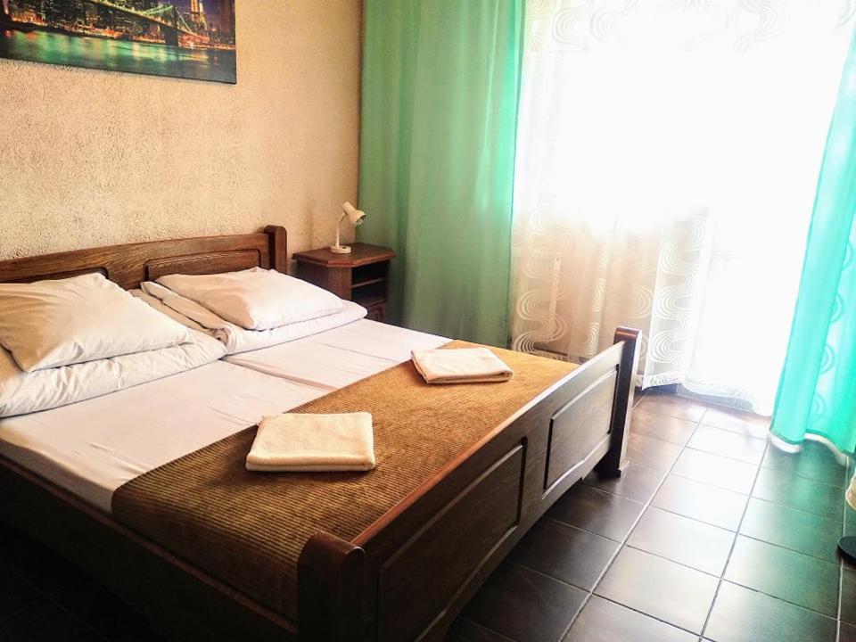 One-Bedroom Suite with Balcony - Photo 3