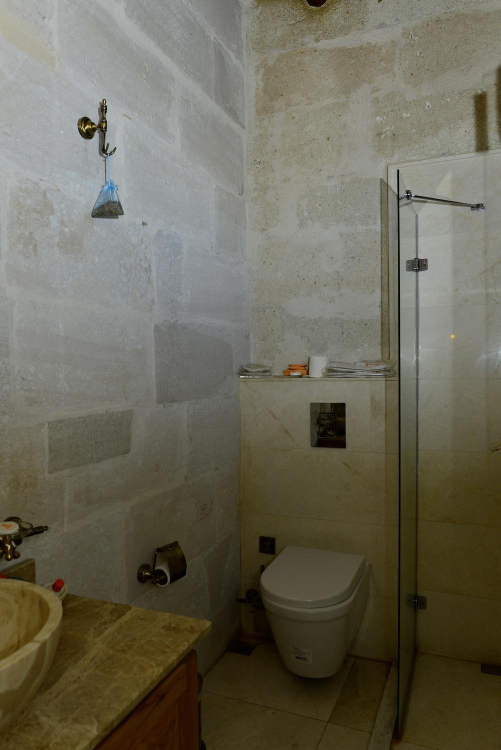 Standard Twin Room - Photo 4